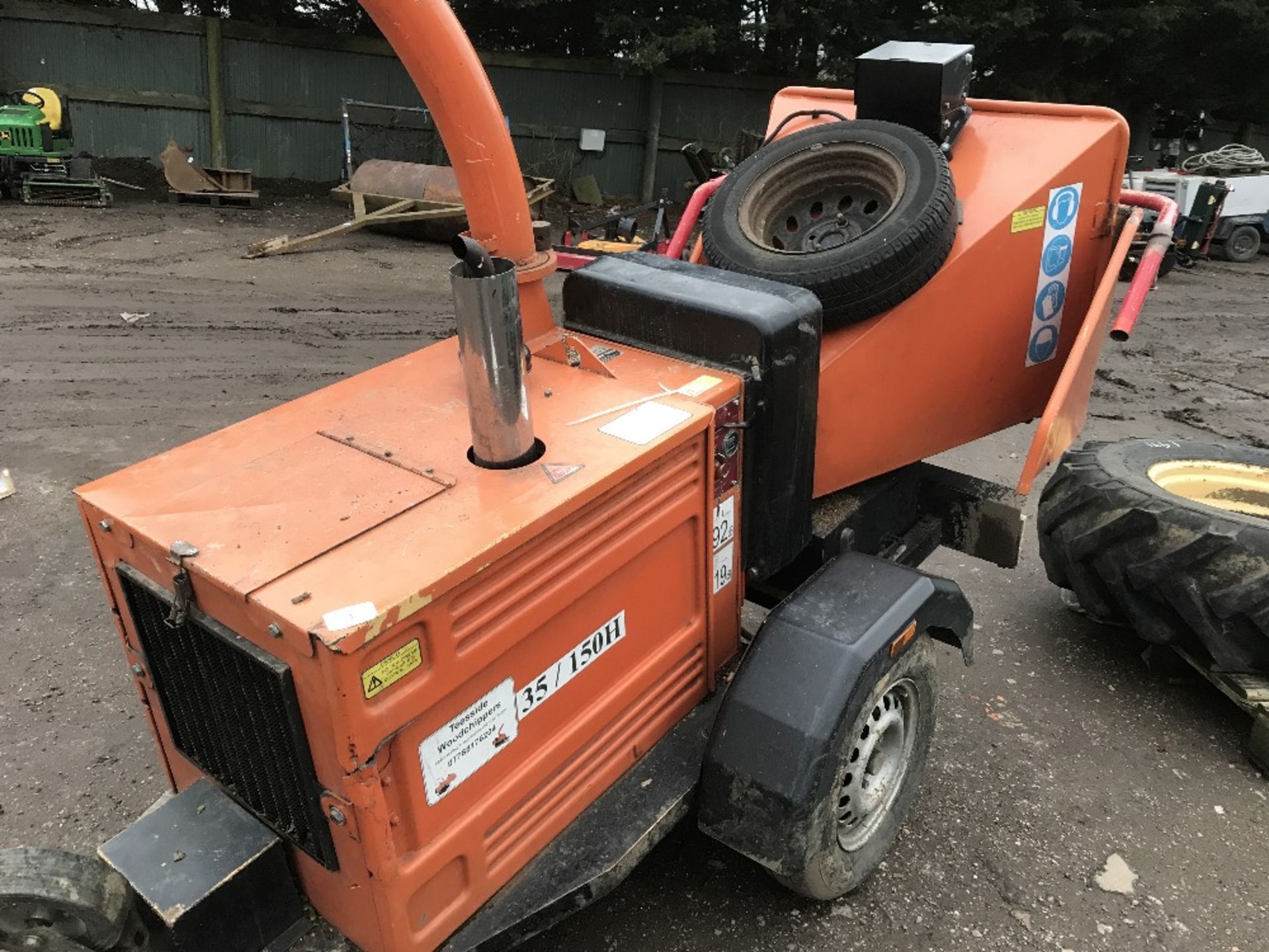 TIMBERWOLF 35/150H TOWED SHREDDER YEAR 2003 KUBOTA ENGINE - Image 4 of 7