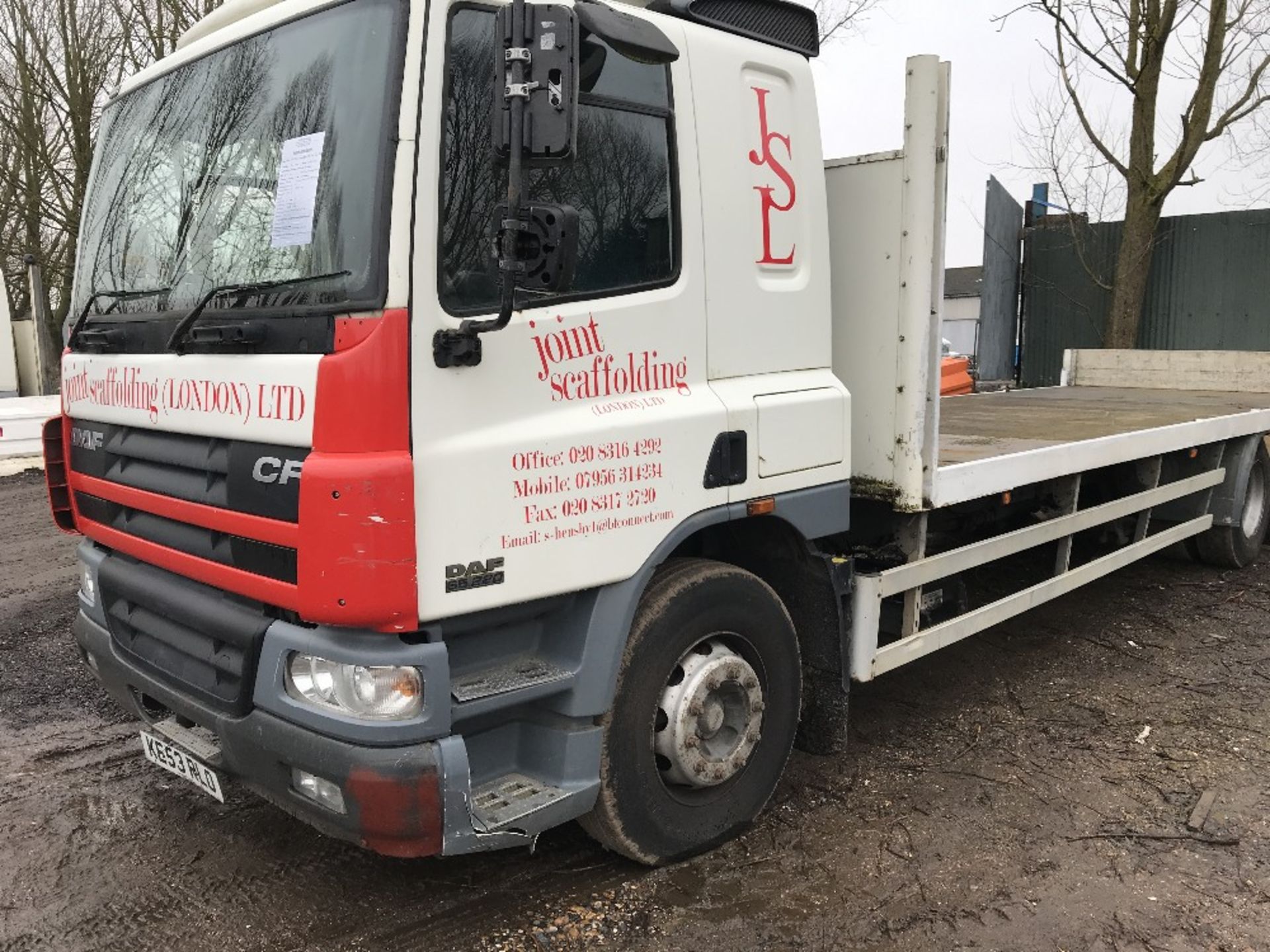 DAF 65.220 flat bed scaffold lorry c/w sleeper cab, reg. KE53 RLO WHEN TESTED WAS SEEN TO RUN,