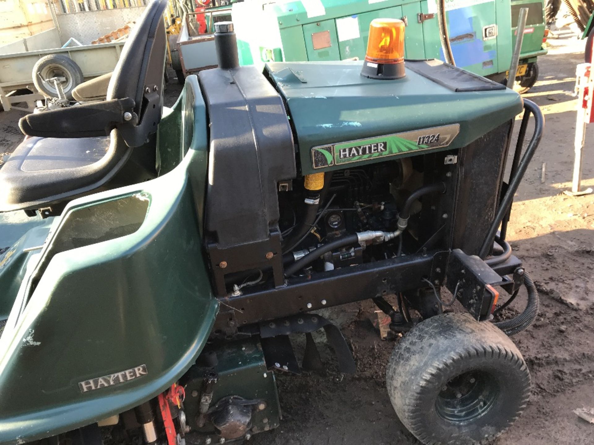 HAYTER LT324 4WD TRIPLE MOWER. WHEN TESTED WAS TURNING OVER BUT NOT STARTING - Image 3 of 8