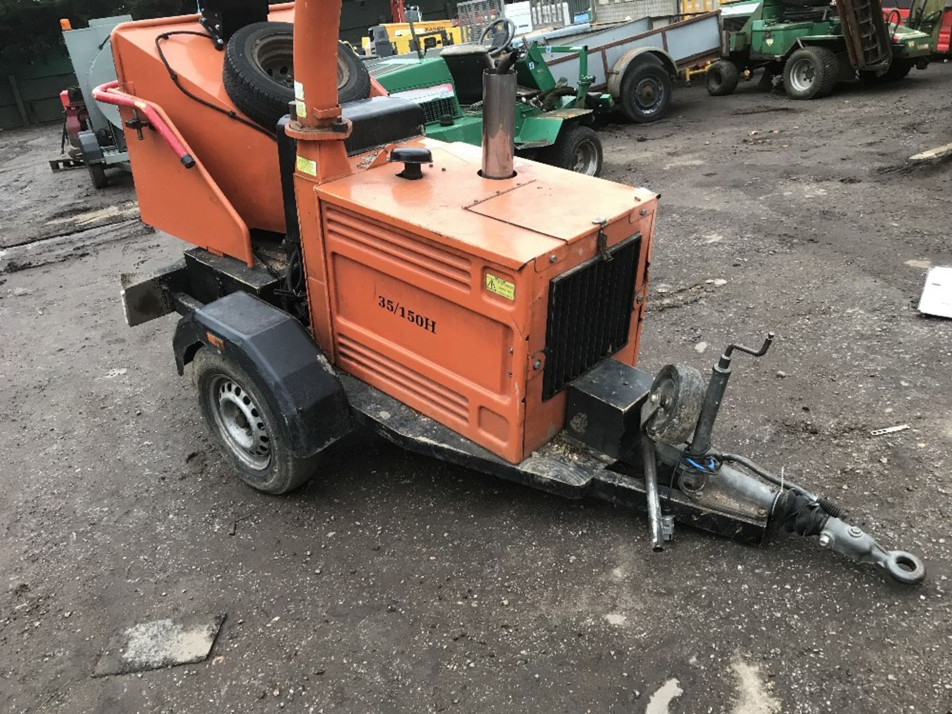 TIMBERWOLF 35/150H TOWED SHREDDER YEAR 2003 KUBOTA ENGINE - Image 2 of 7