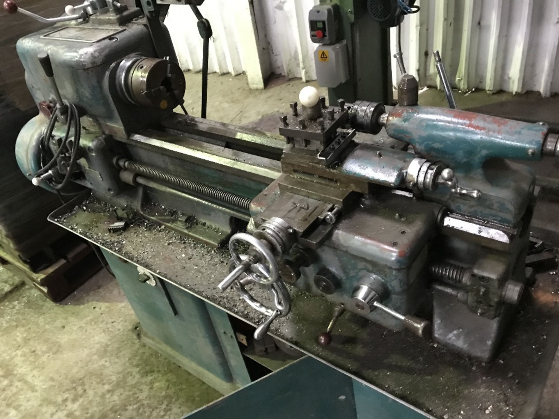 SMALL SIZED HARRISON LATHE C/W SOME TOOLING AS SHOWN, SOURCED FROM COMPANY LIQUIDATION - Image 2 of 3