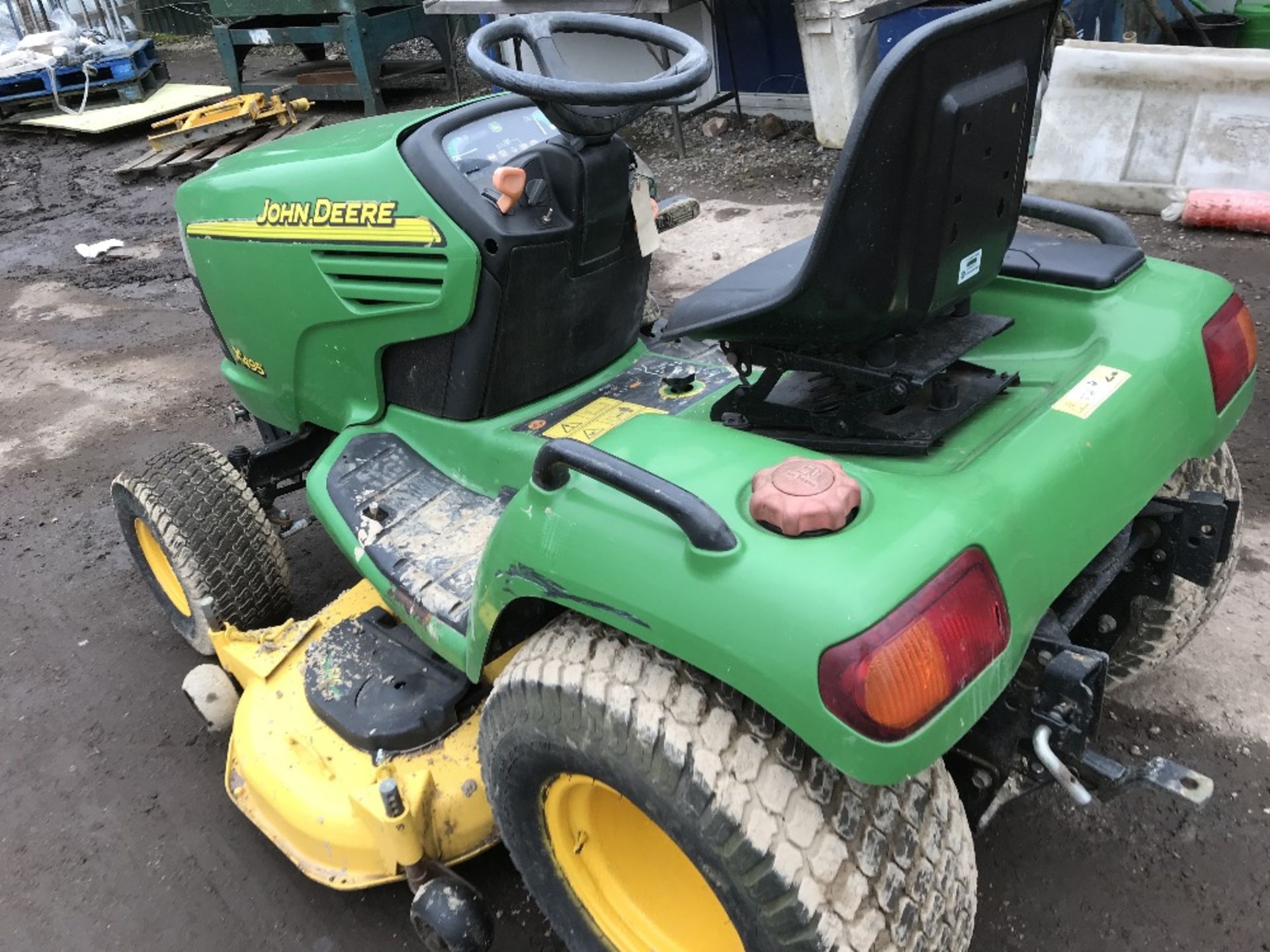 JOHN DEERE X495 DIESEL RIDE ON MOWER, YEAR 2003, HYDRAULIC LIFT DECK, WHEN TESTED WAS SEEN TO RUN, - Image 4 of 7