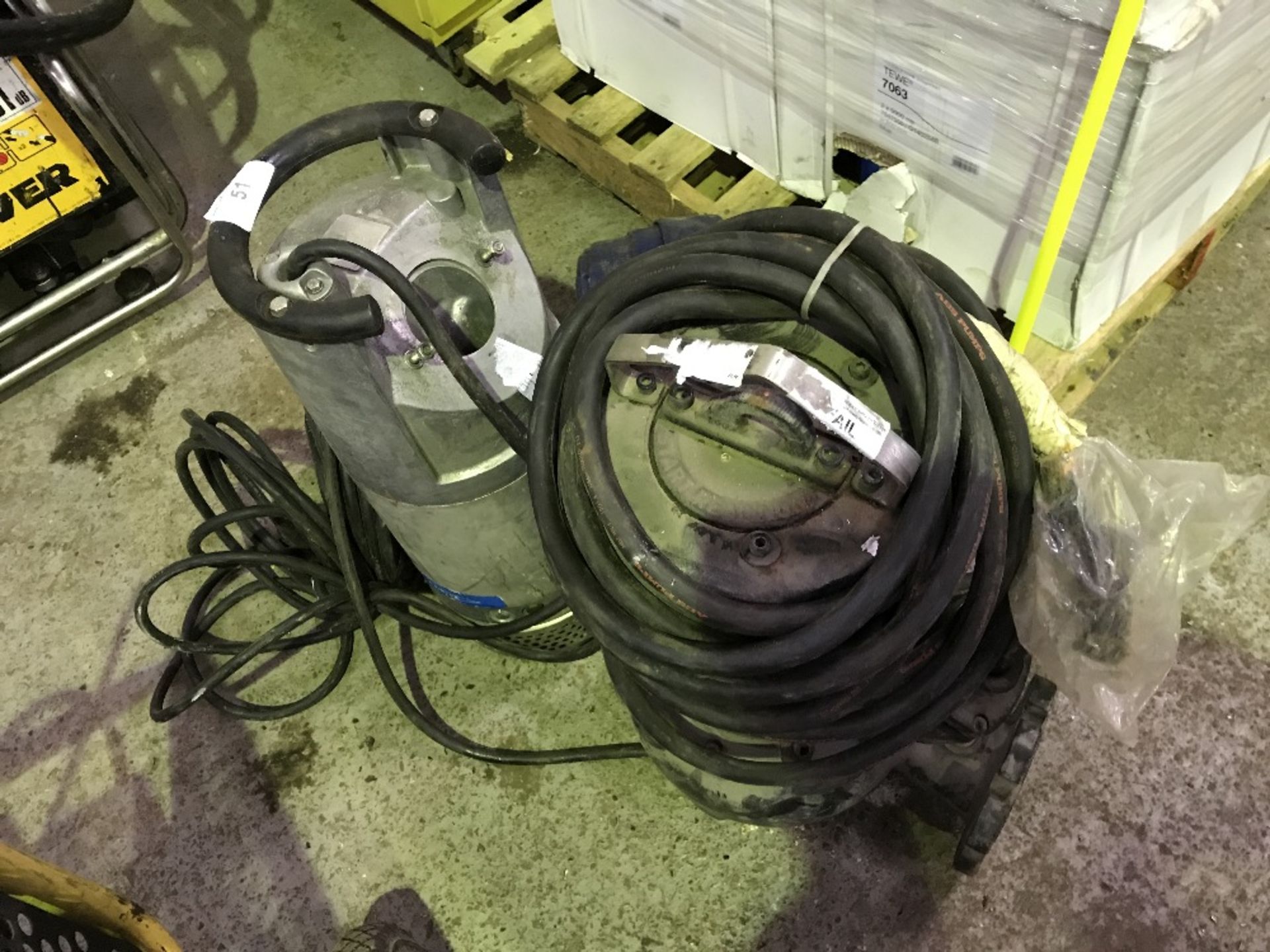 2X Large submersible pumps NO VAT ON HAMMER PRICE