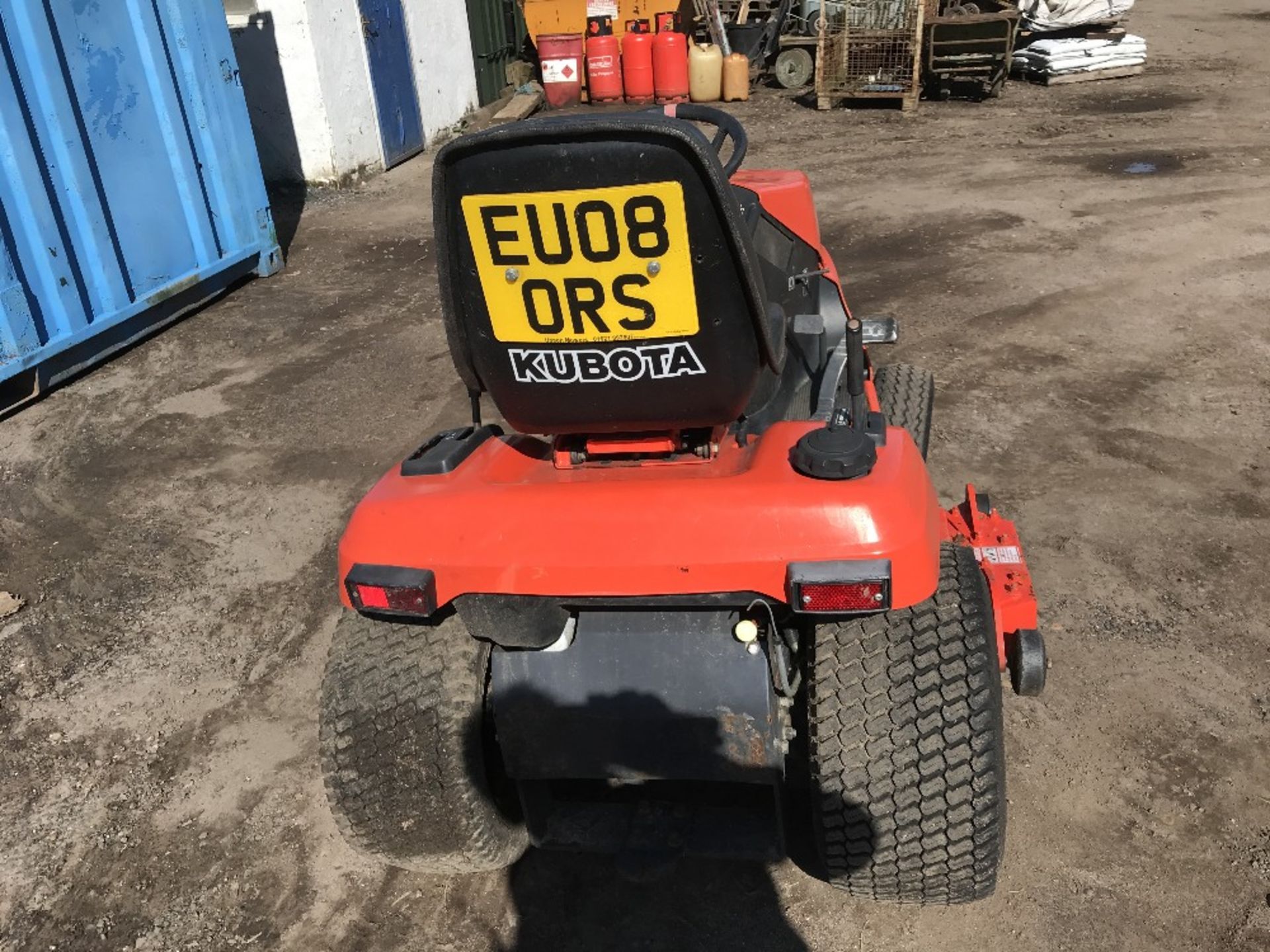 KUBOTA G2160 2WD DIESEL MOWER WITH MID MOUNTED DECK SN:12404 YEAR 2007 BUILD, 2008 REGISTERED. REG: - Image 3 of 7