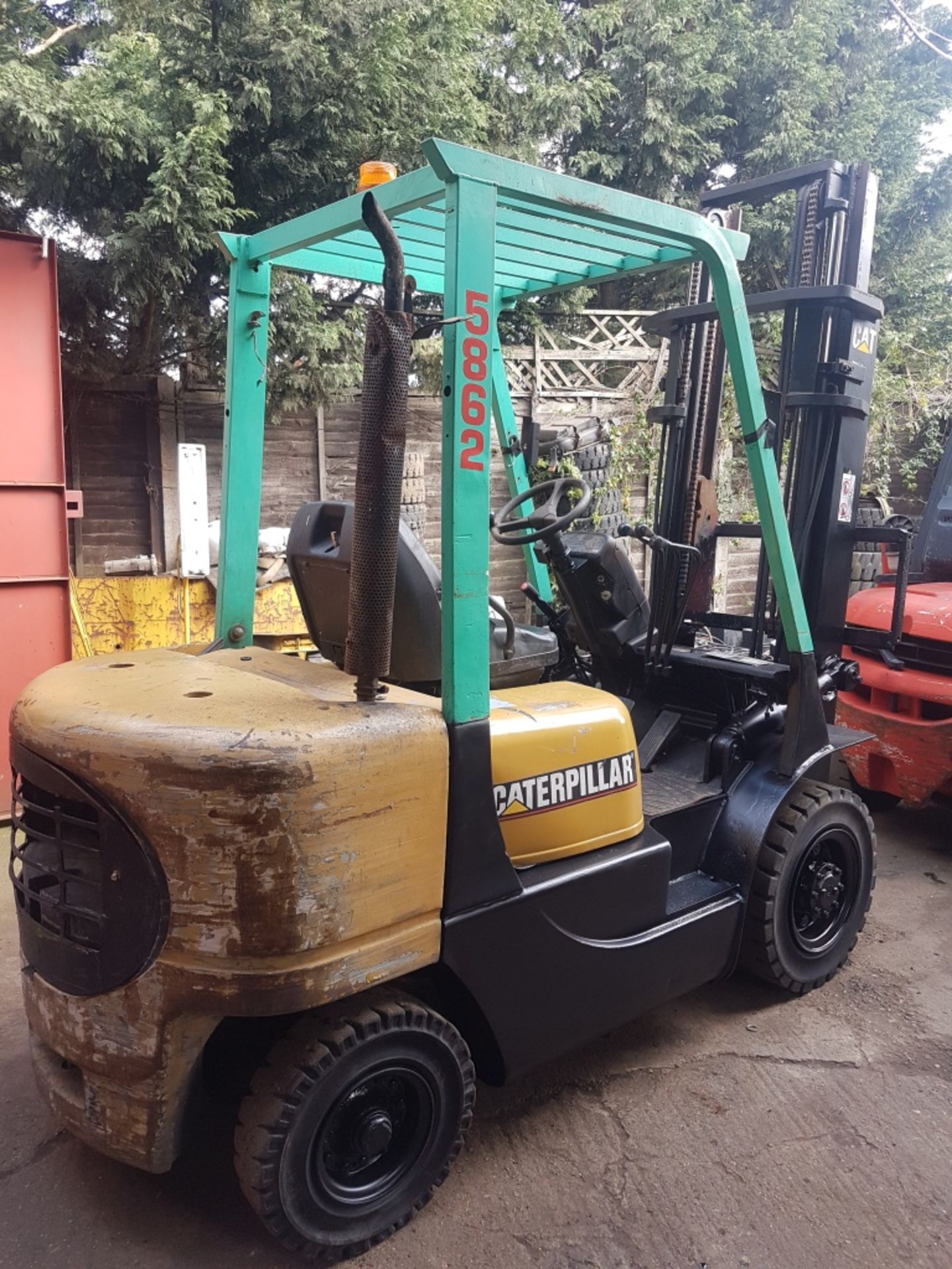 Cat dp25k 2.5 ton diesel forklift truck 3.3mtr - Image 3 of 4