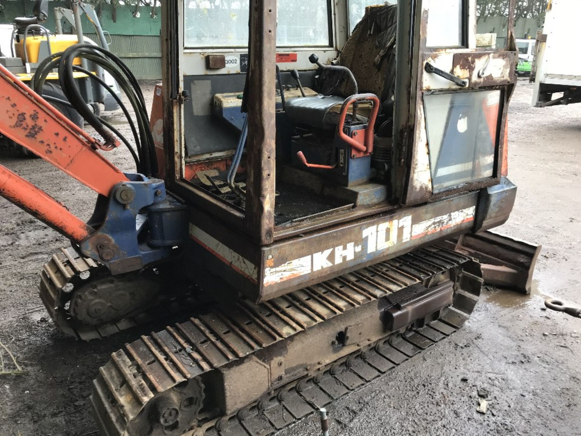 Kubota KH101 steel tracked excavator c/w grading bucket KH101-10619 when tested was seen to drive - Image 2 of 5