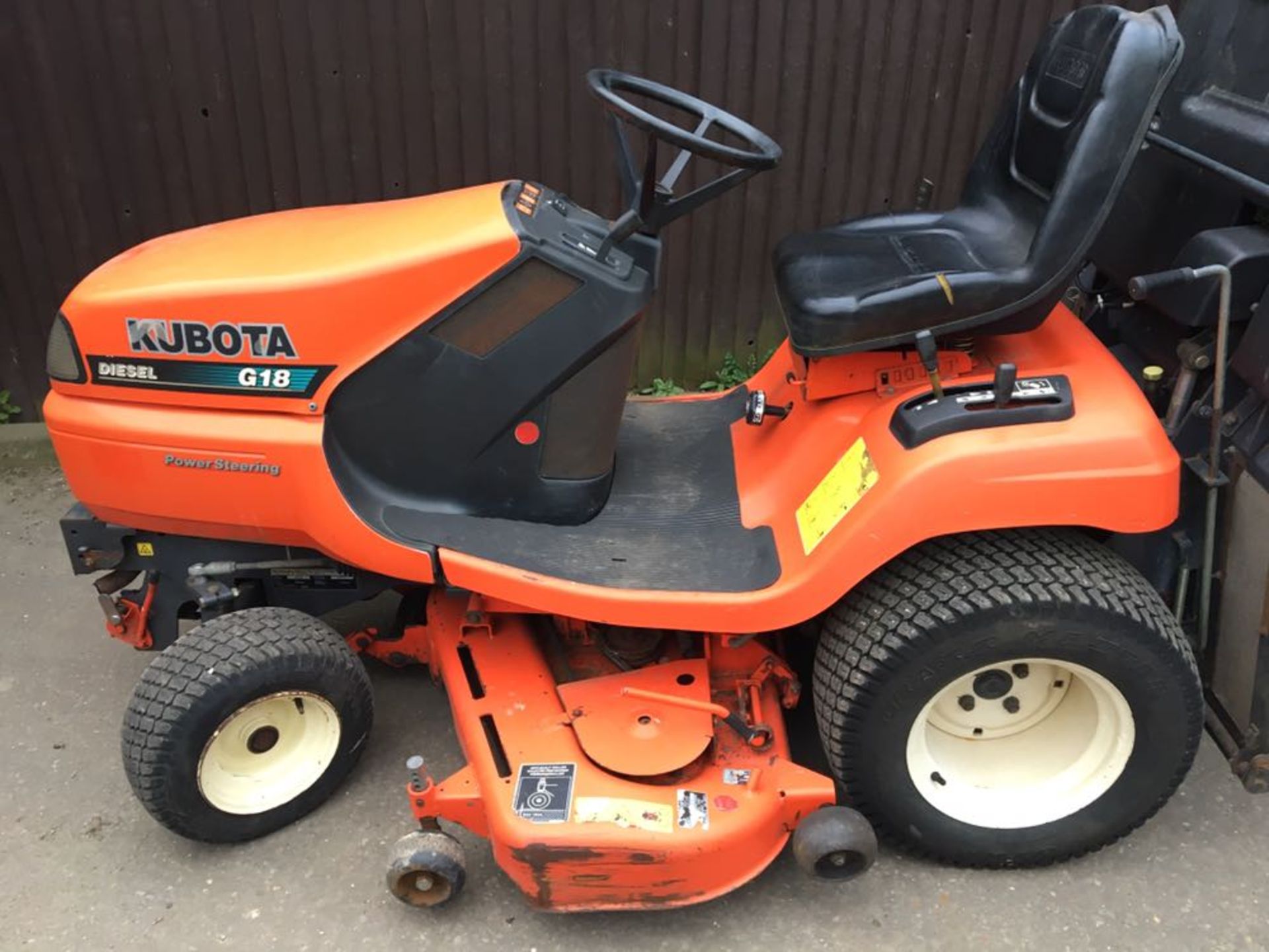 kubota g18 ride on tractor mower with gc48pro hydraulic lifting deck