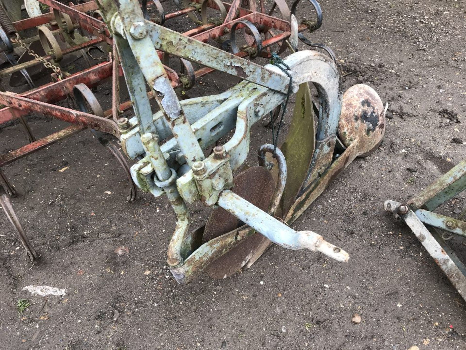 FERGUSON TYPE SINGLE FURROW PLOUGH .... NO VAT ON HAMMER PRICE - Image 2 of 3