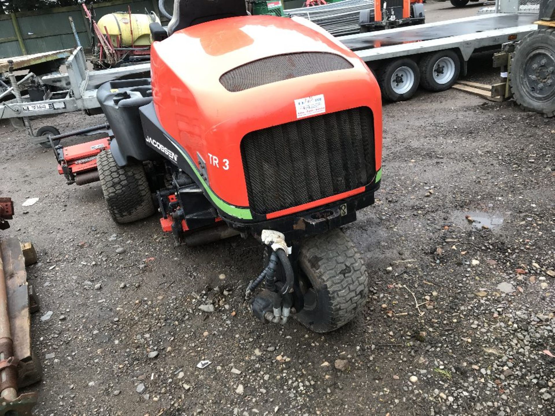 JACOBSEN TR3 TRIPLE MOWER SN:FG00398 YEAR 2006 APPROX when tested was seen to run, drive and - Image 3 of 6