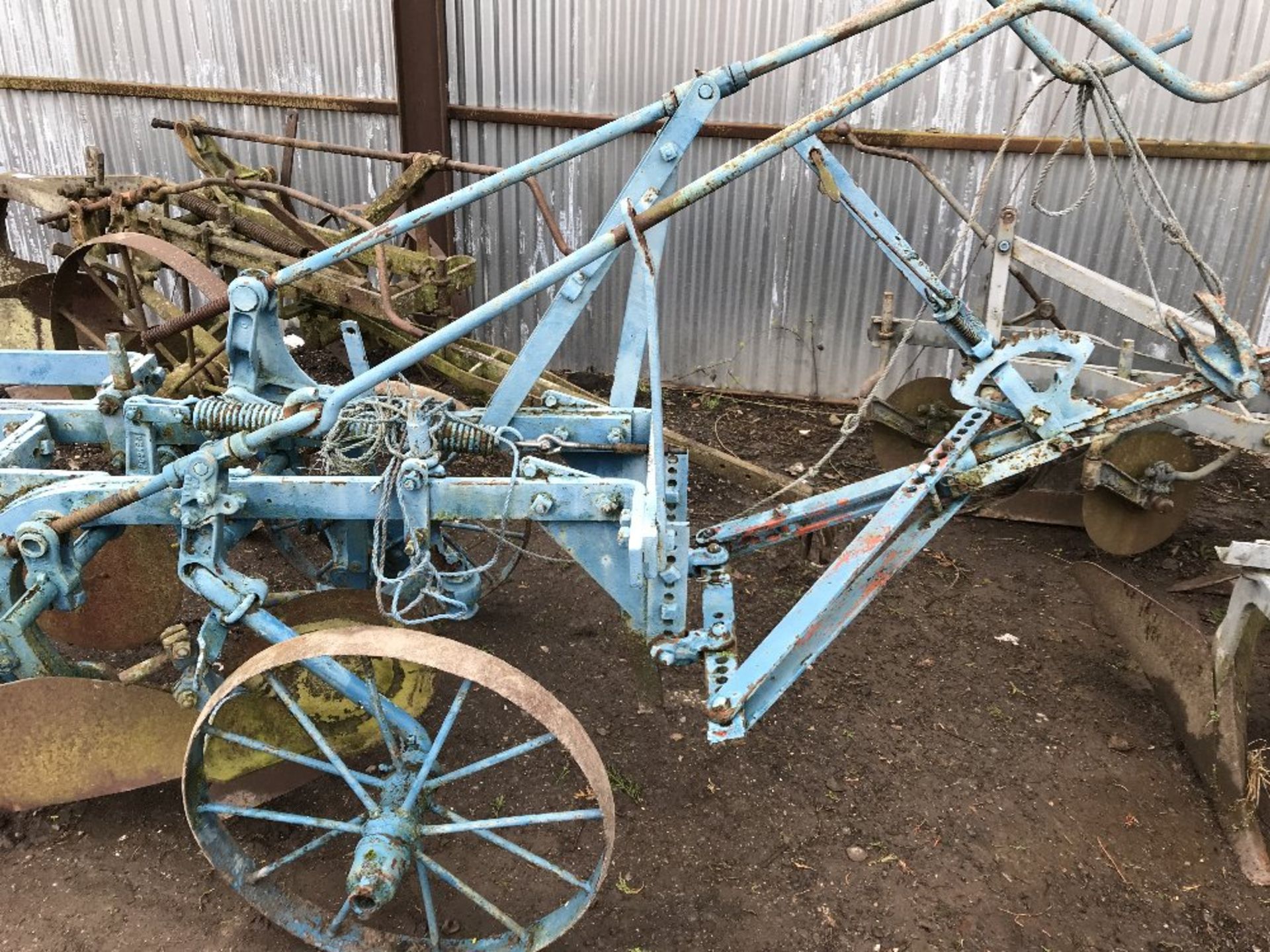 THREE FURROW TRAILED PLOUGH...NO VAT ON HAMMER PRICE - Image 3 of 4