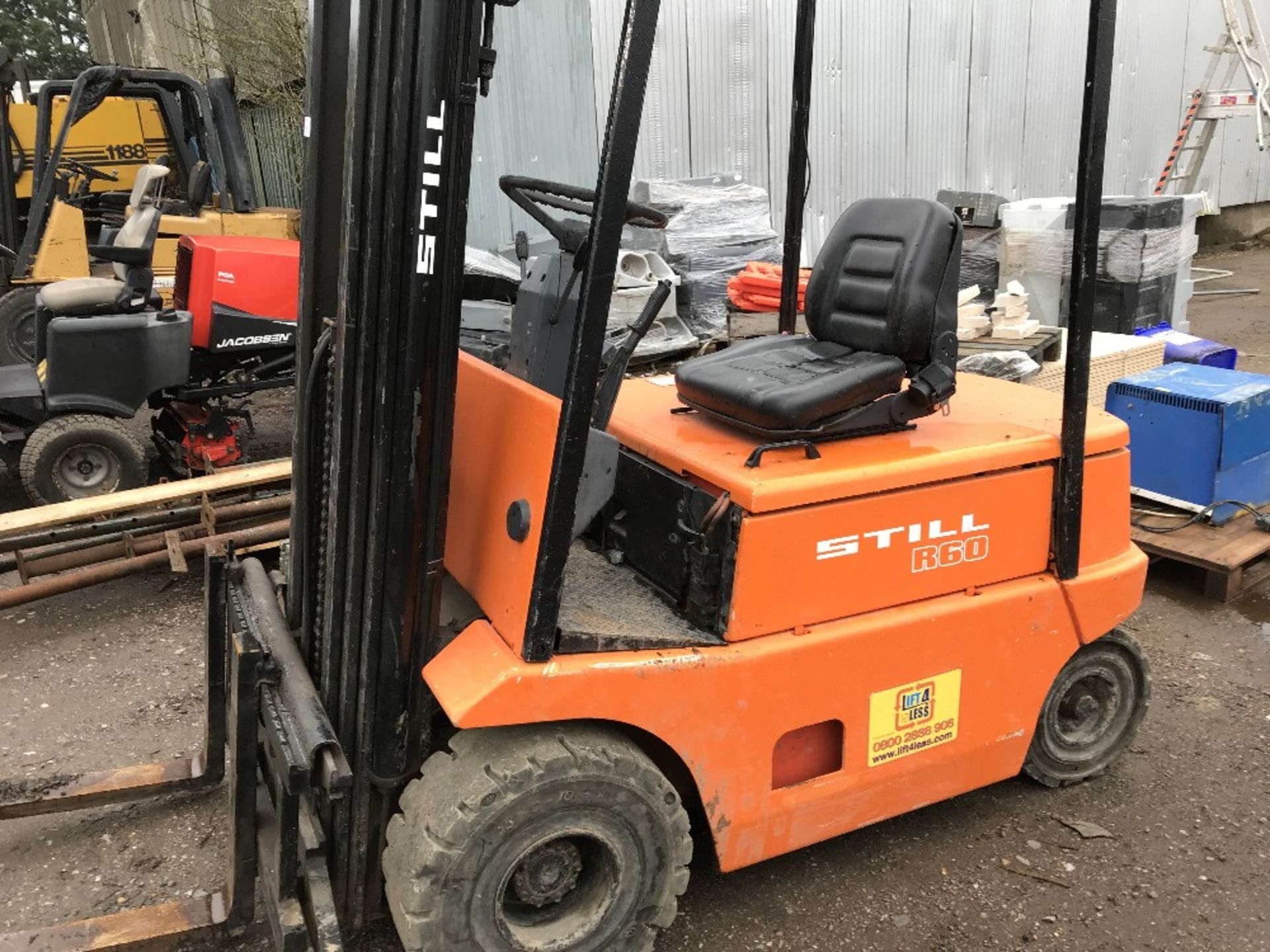 STILL BATTERY POWERED FORKLIFT WITH CONTAINER SPEC MAST C/W CHARGER - Image 3 of 7