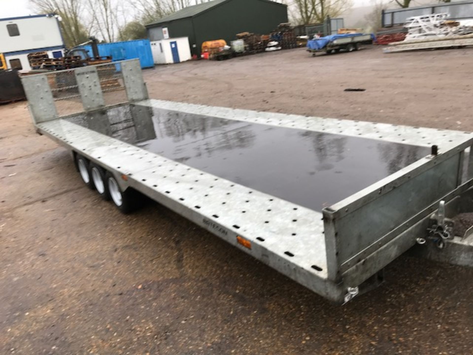 BATESON TILT BED TRIAXLED TRAILER YEAR 2015. OWNED FROM NEW. DATA TAGGED. 20FT X 7FT BED SIZE. - Image 5 of 14