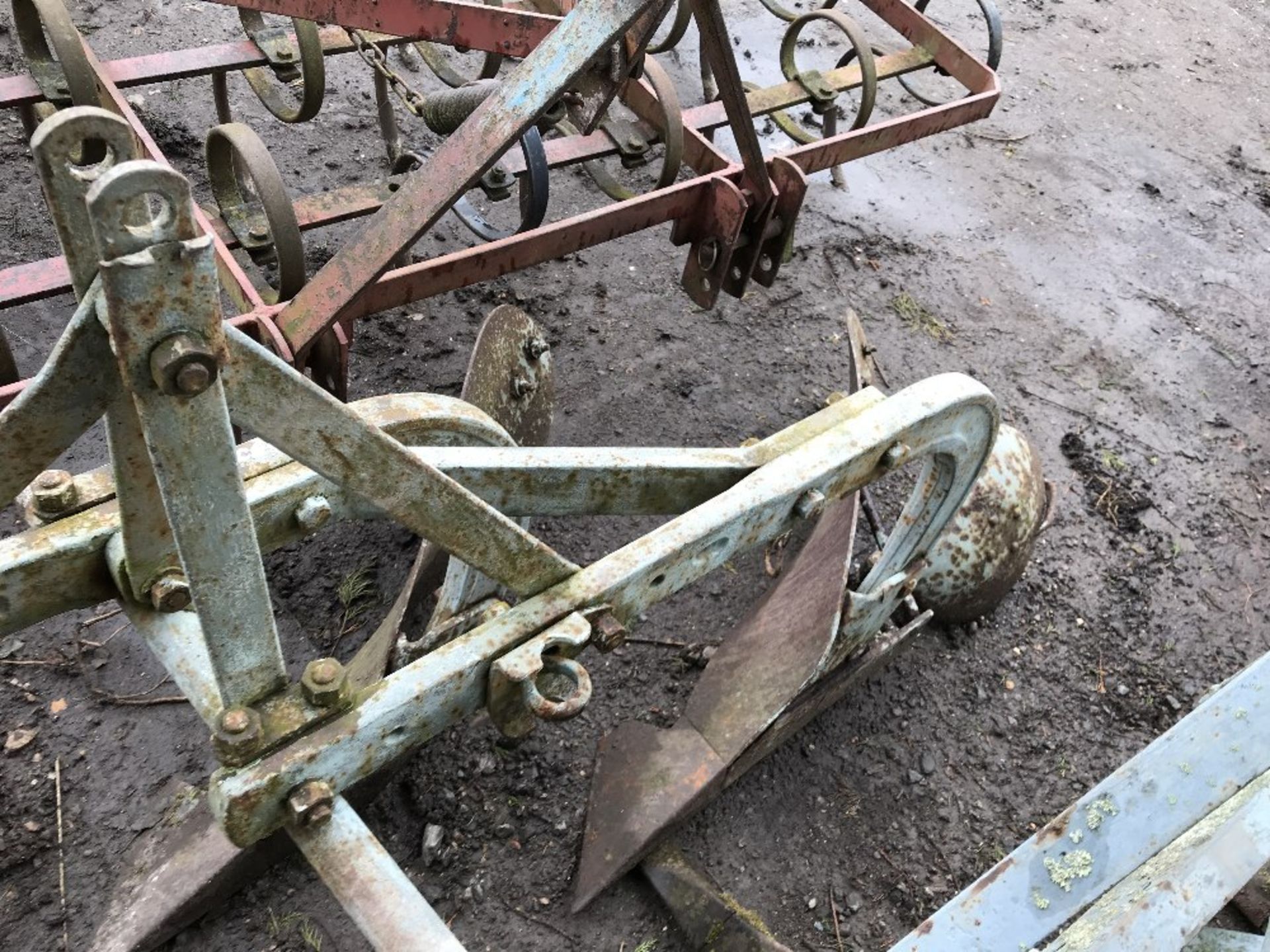 FERGUSON TYPE 2 FURROW CONVENTIONAL PLOUGH, SUITABLE FOR MATCH PLOUGHING .... NO VAT ON HAMMER - Image 2 of 2