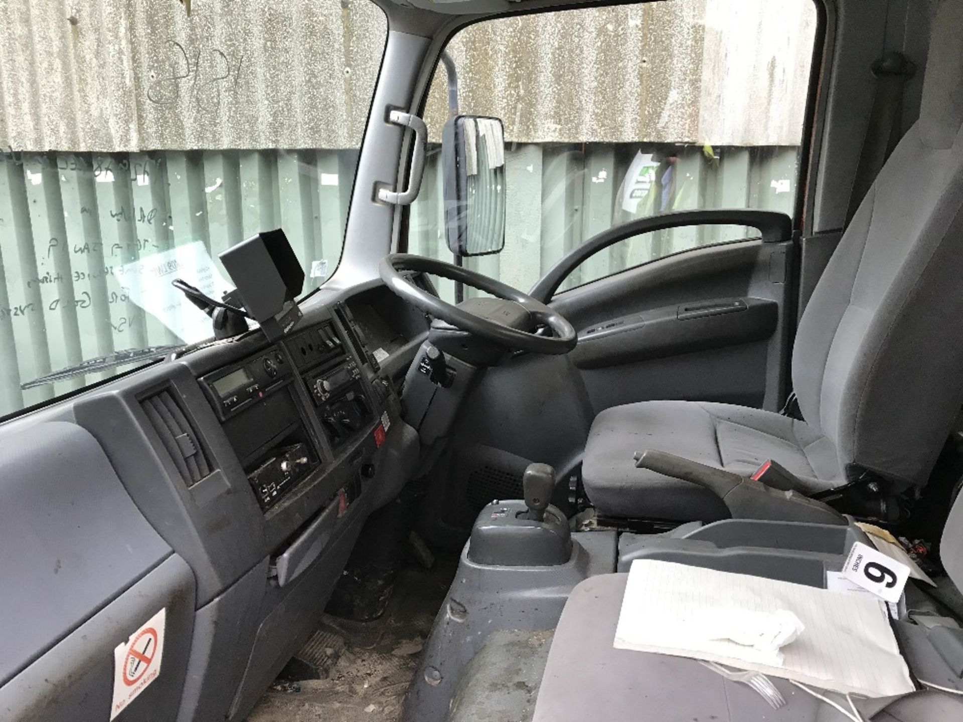 ISUZU 7.5TONNE BOX BODY LORRY, SEMI AUTO, REG:LK09 LWL, 172978 REC MILES. SOME SERVICE HISTORY. FORS - Image 4 of 6