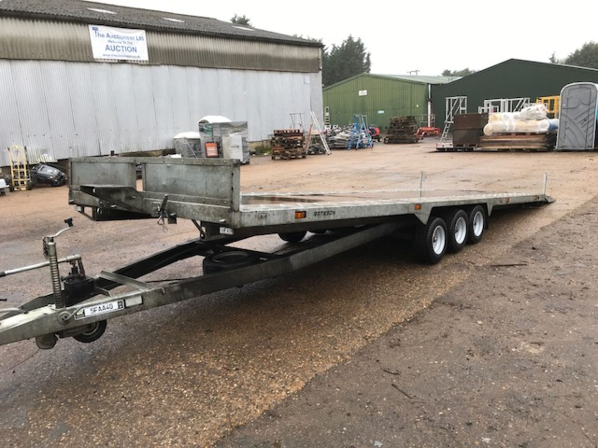BATESON TILT BED TRIAXLED TRAILER YEAR 2015. OWNED FROM NEW. DATA TAGGED. 20FT X 7FT BED SIZE. - Image 10 of 14