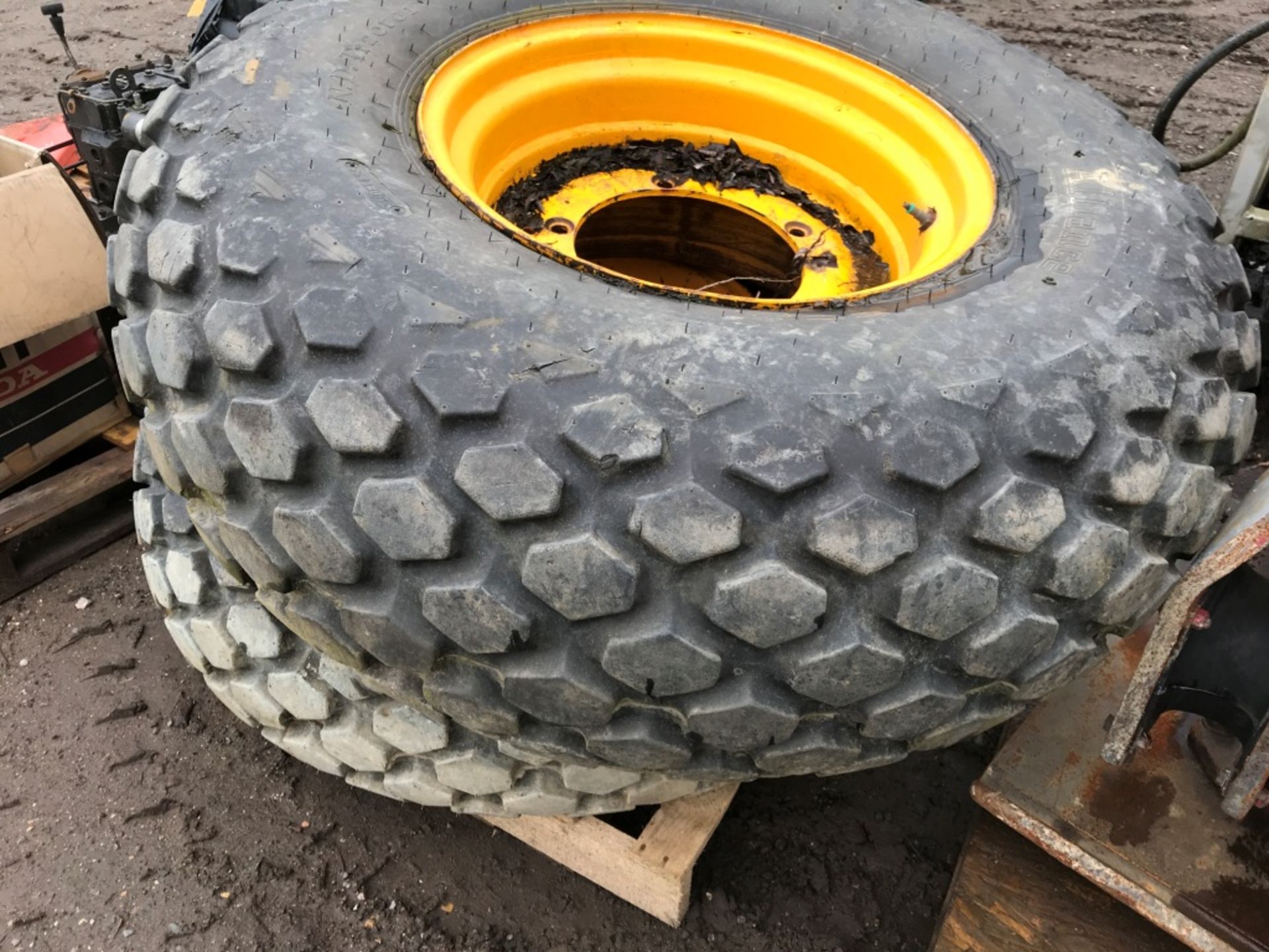 PAIR OF GRASSLAND WHEELS AND TYRES FOR JCB 926 RT FORKLIFT OR SIMILAR