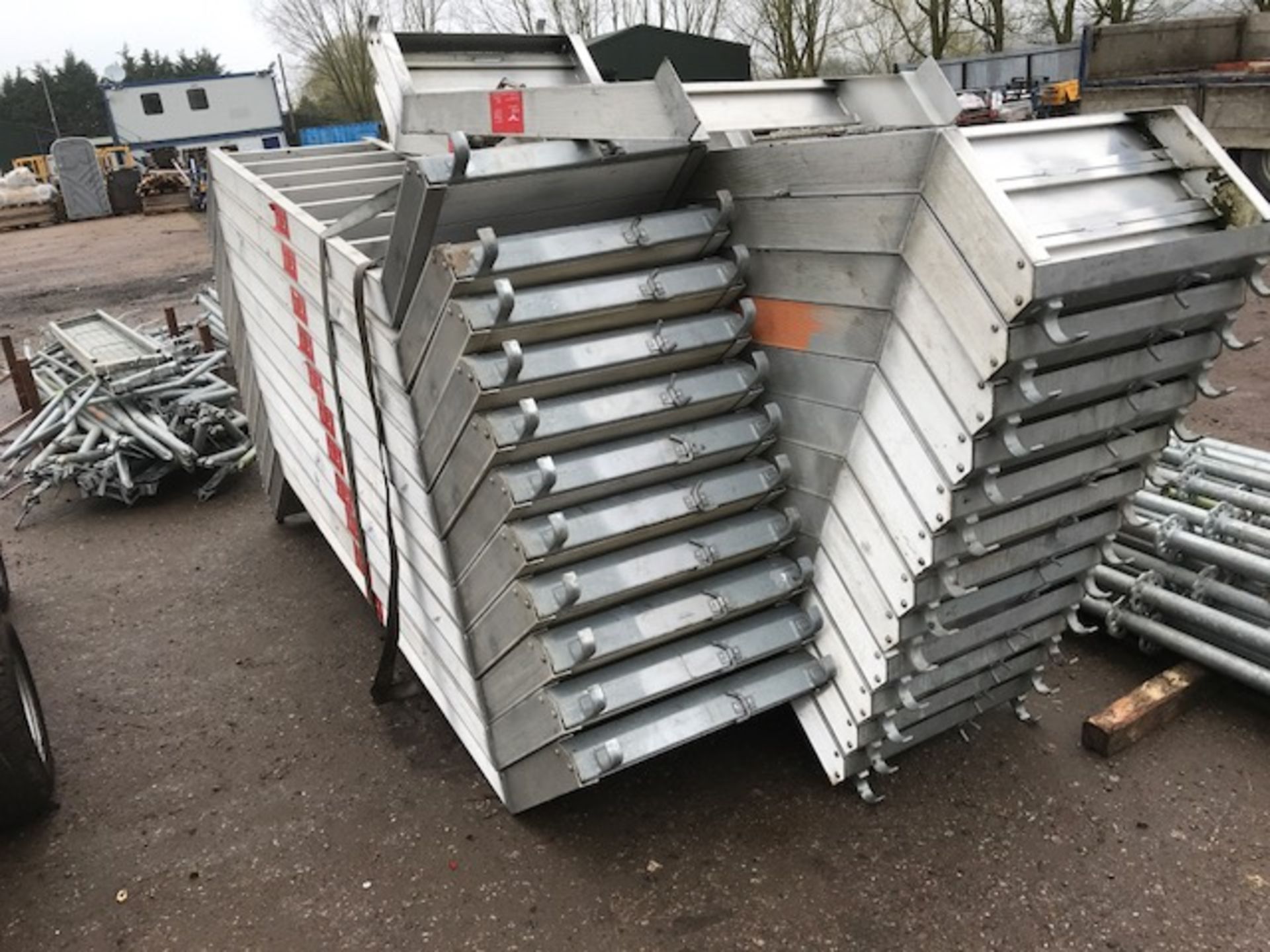 LARGE QUANTITY OF ALTRAD PLETTAC ASSCO STAIRWAY SCAFFOLDING SYSTEM PARTS - Image 2 of 12