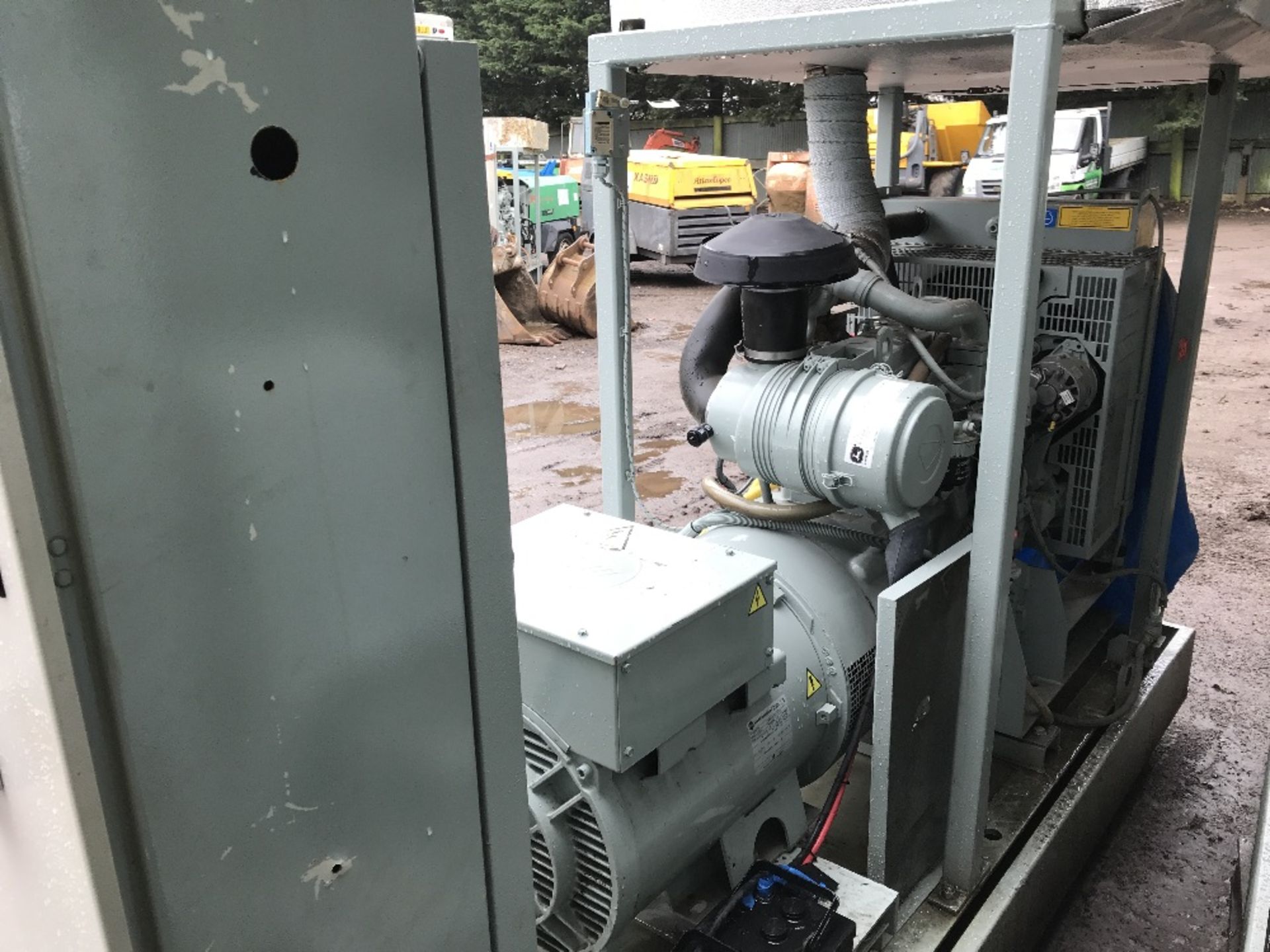 JOHN DEERE STANDBY 70 KVA OPEN GENERATOR, EX MAJOR COMPANY LIQUIDATION 129 REC HRS SN: 06/4749 - Image 4 of 7