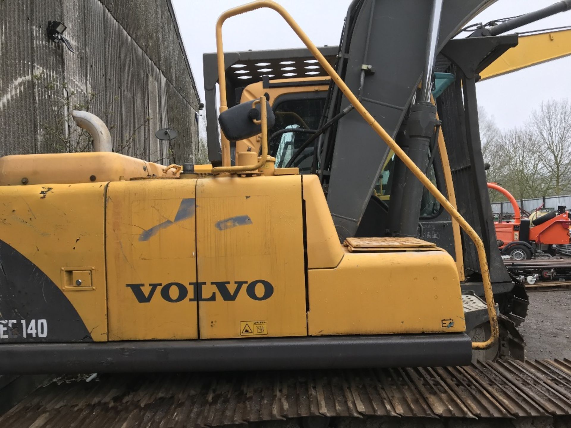 VOLVO EC140 14 TONNE EXCAVATOR SN:12831 1NO BUCKET when tested was seen to drive and dig - Image 4 of 7