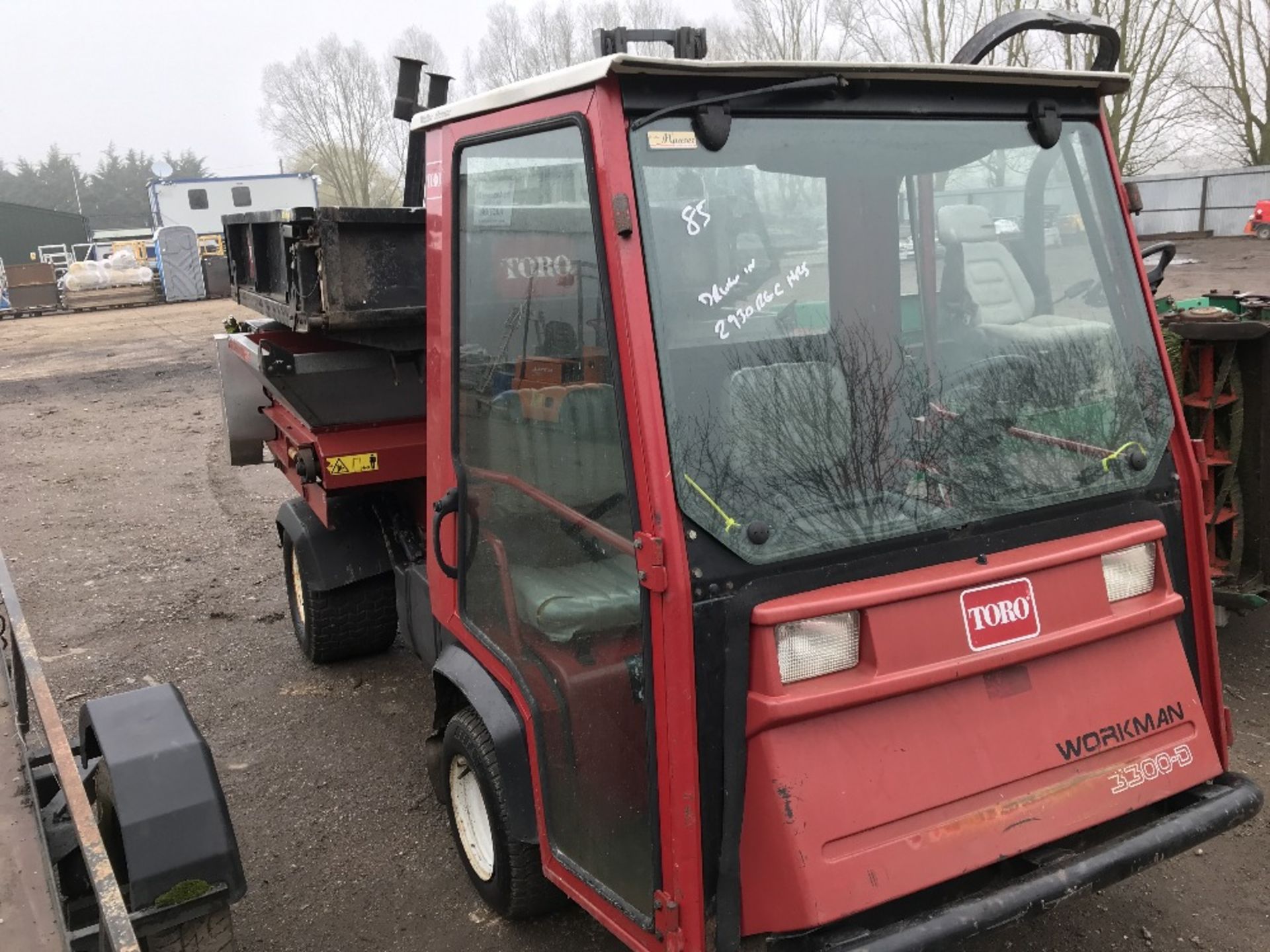 TORO WORKMAN 3300 D UTILITY TRUCK WITH SAND SPREADER - Image 10 of 11