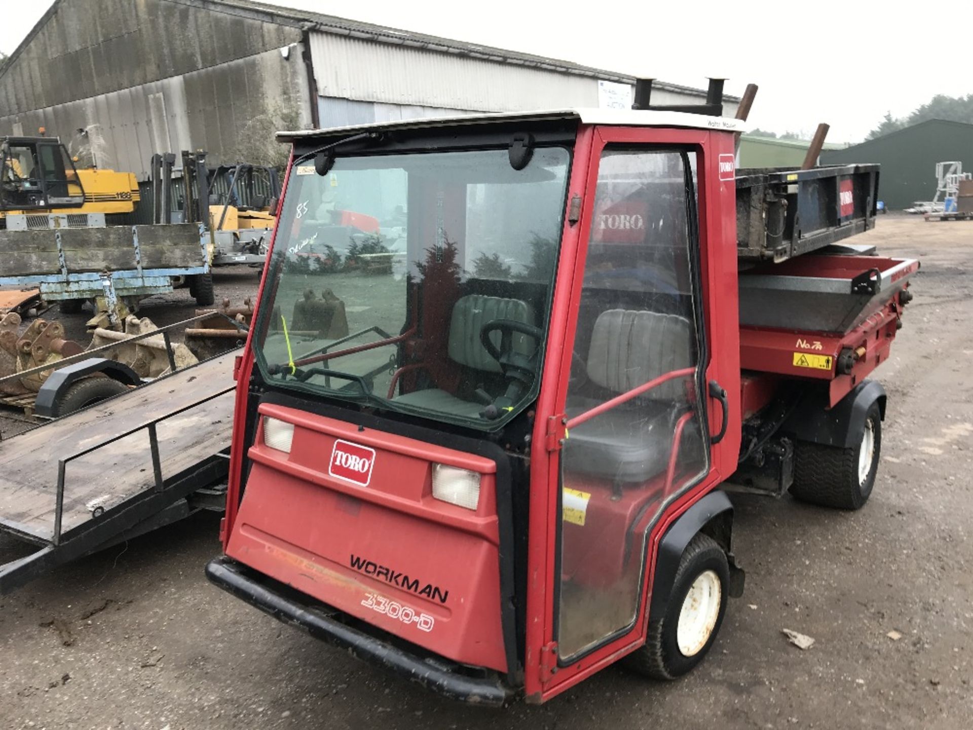 TORO WORKMAN 3300 D UTILITY TRUCK WITH SAND SPREADER