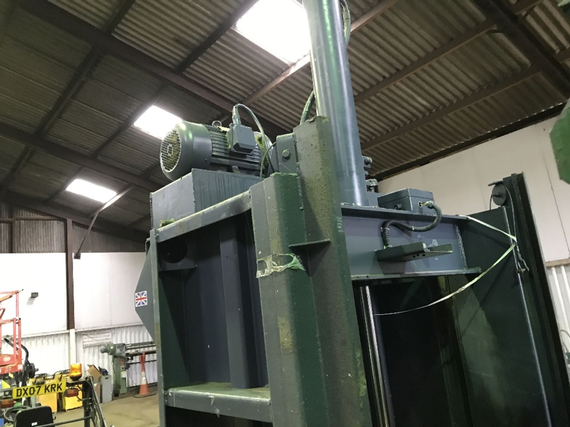 DICOM HEAVY DUTY WASTE BALER UNIT, DIRECT EX MAJOR COMPANY LIQUIDATION, REMOVED FROM A WORKING - Image 2 of 4