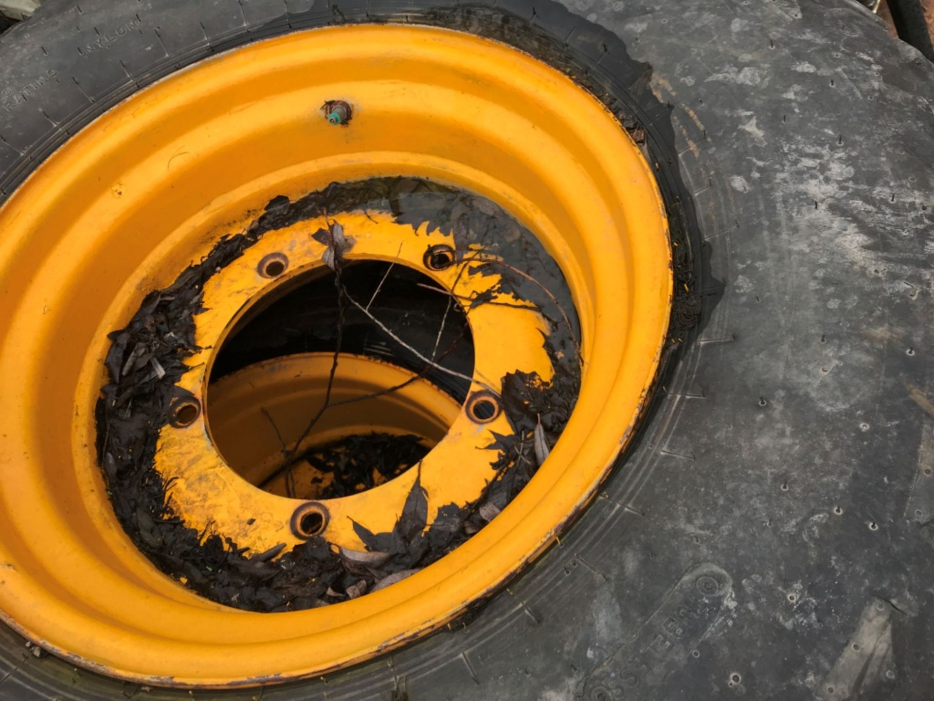 PAIR OF GRASSLAND WHEELS AND TYRES FOR JCB 926 RT FORKLIFT OR SIMILAR - Image 3 of 3