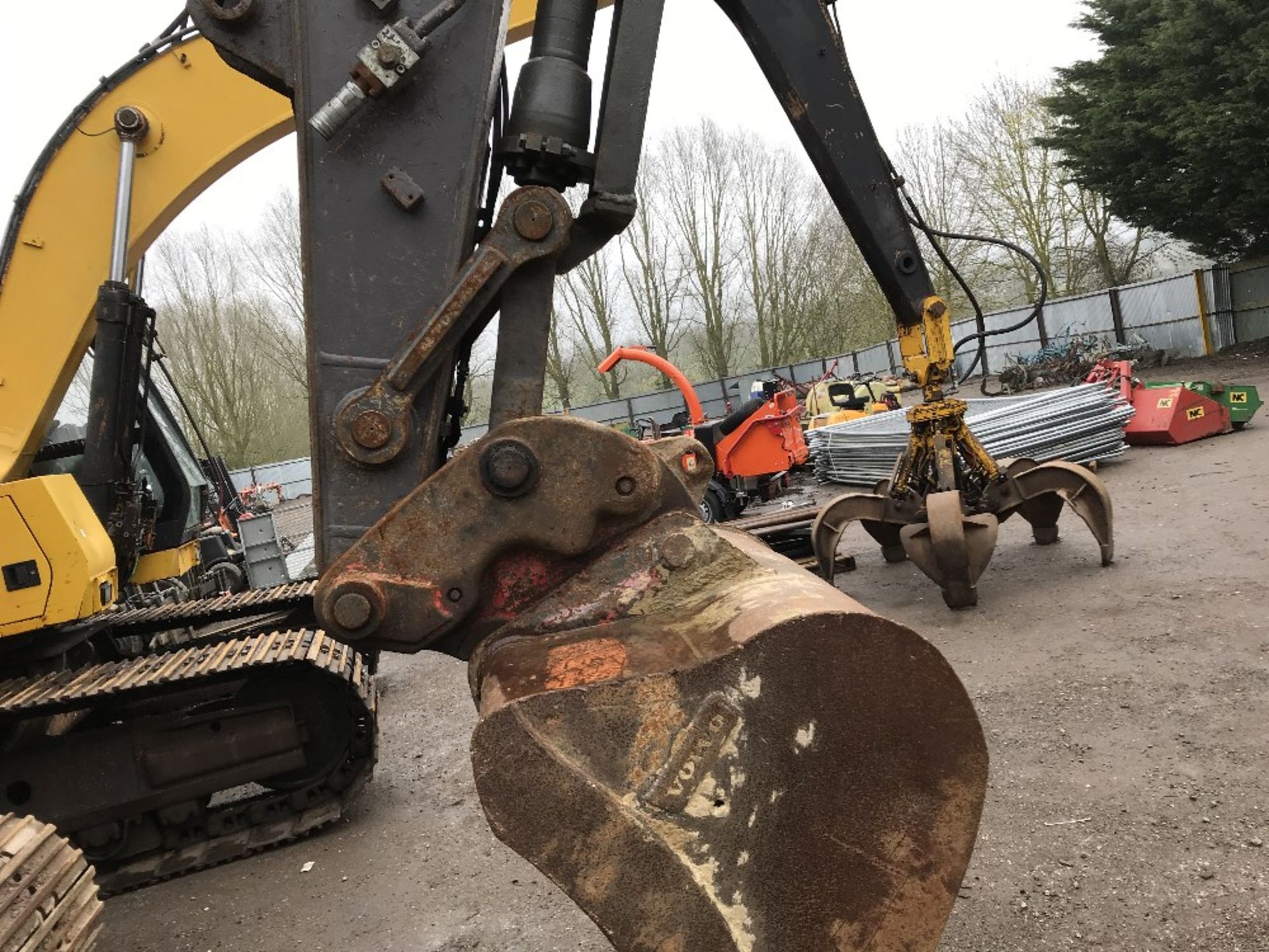 VOLVO EC140 14 TONNE EXCAVATOR SN:12831 1NO BUCKET when tested was seen to drive and dig - Image 2 of 7