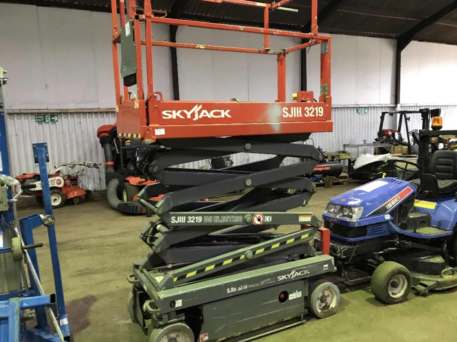 SKYJACK 3219 SCISSOR LIFT, YR 2013, SN: 22052591 PN: THX1811 when tested was seen to drive, steer - Image 3 of 6