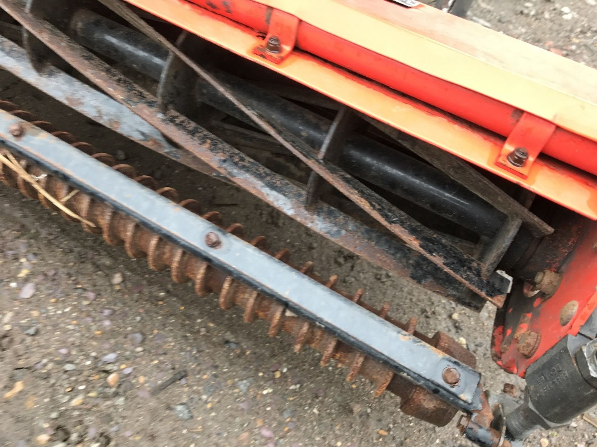 JACOBSEN TR3 TRIPLE MOWER SN:FG00398 YEAR 2006 APPROX when tested was seen to run, drive and - Image 2 of 6