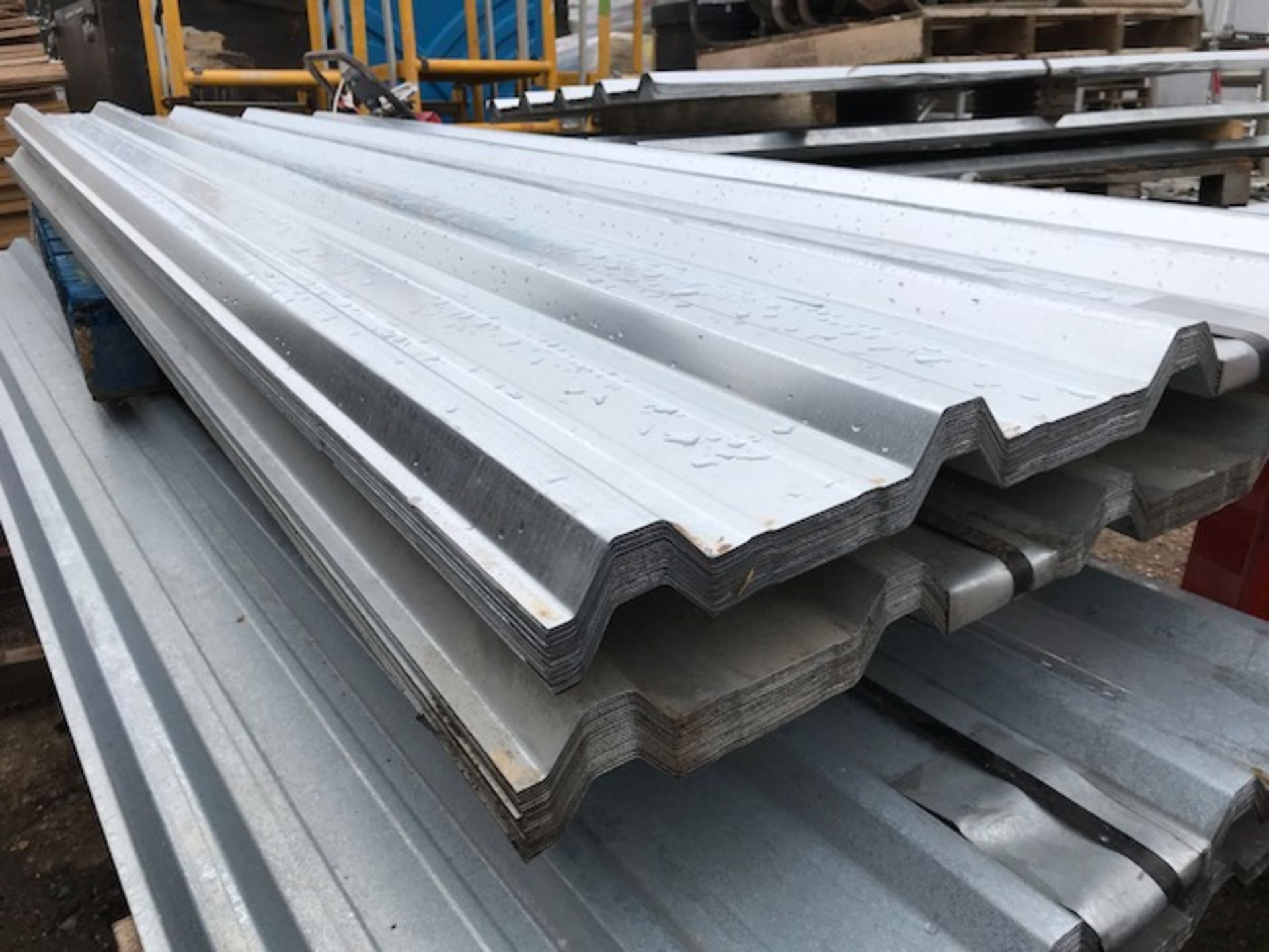 50NO 10FT BOX PROFILE GALVANISED ROOF SHEETS, SUPPLIED IN 2 BUNDLES OF 25NO. - Image 2 of 2