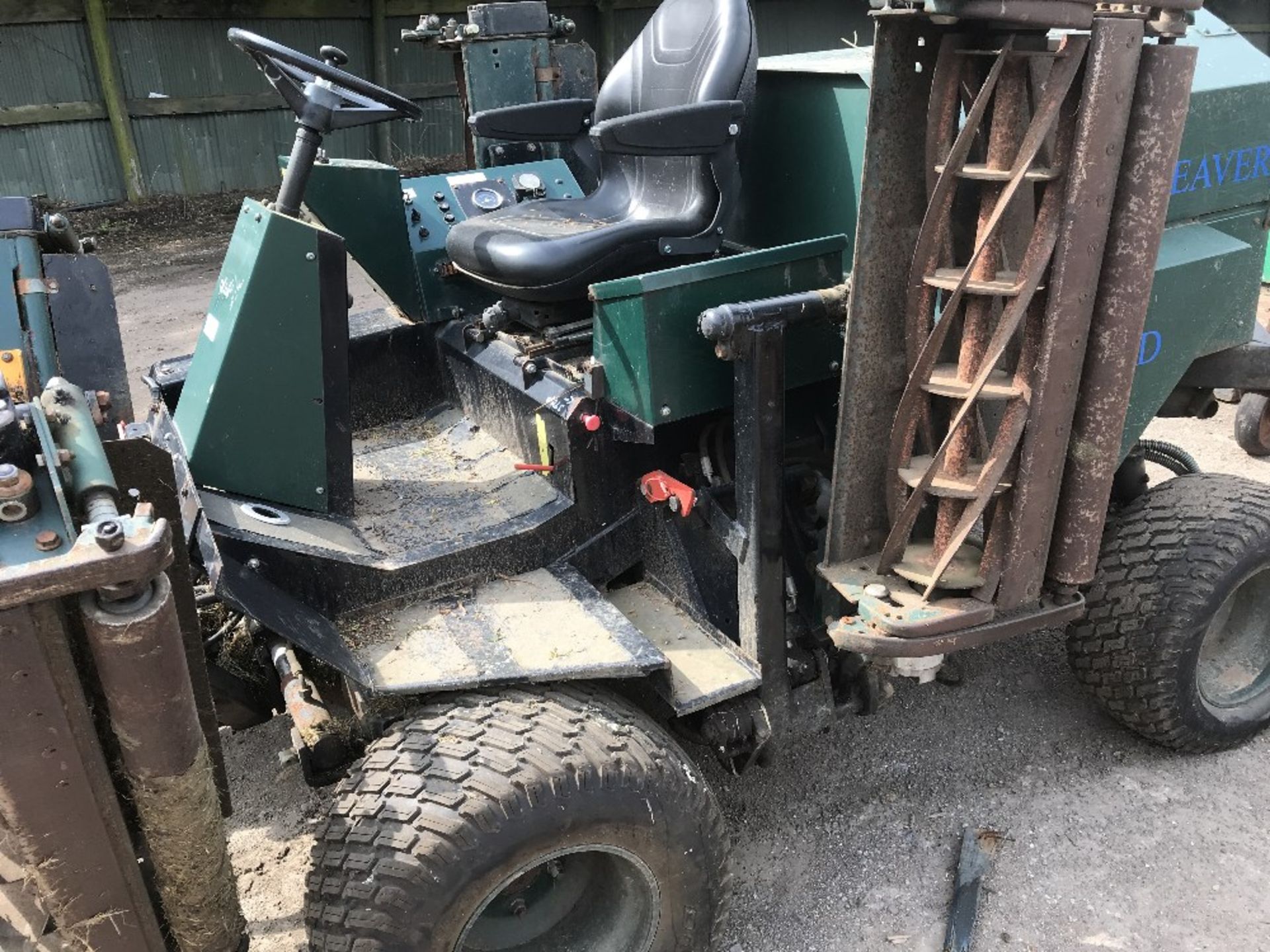 Hayter Beaver T44 4wd ride on mower, recent new tyres, cylinders and drive pump, sold due to - Image 4 of 5