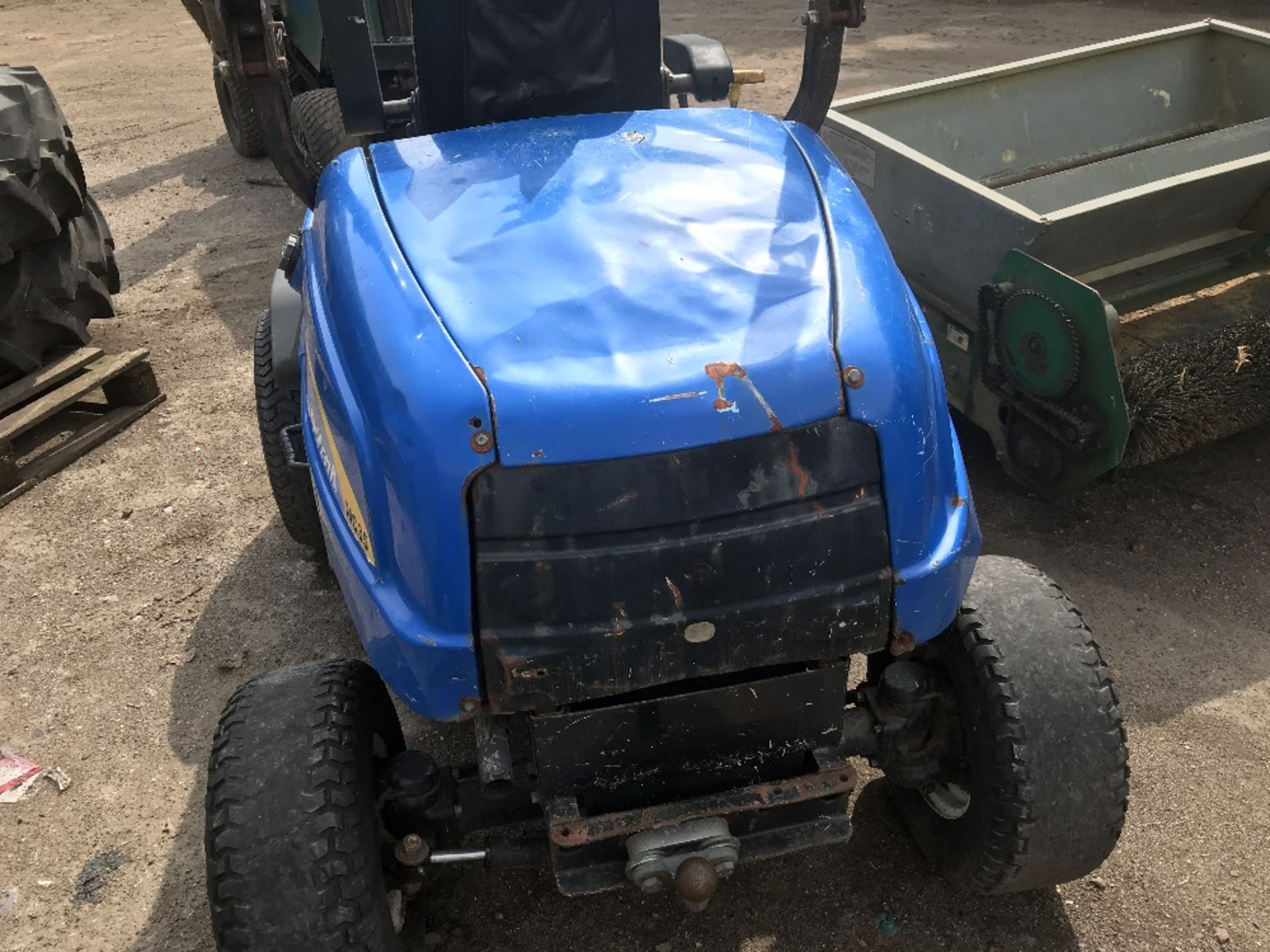 New Holland MC35 out-front rotary mower SN: 20277 When tested was seen to run and drive - Image 3 of 3