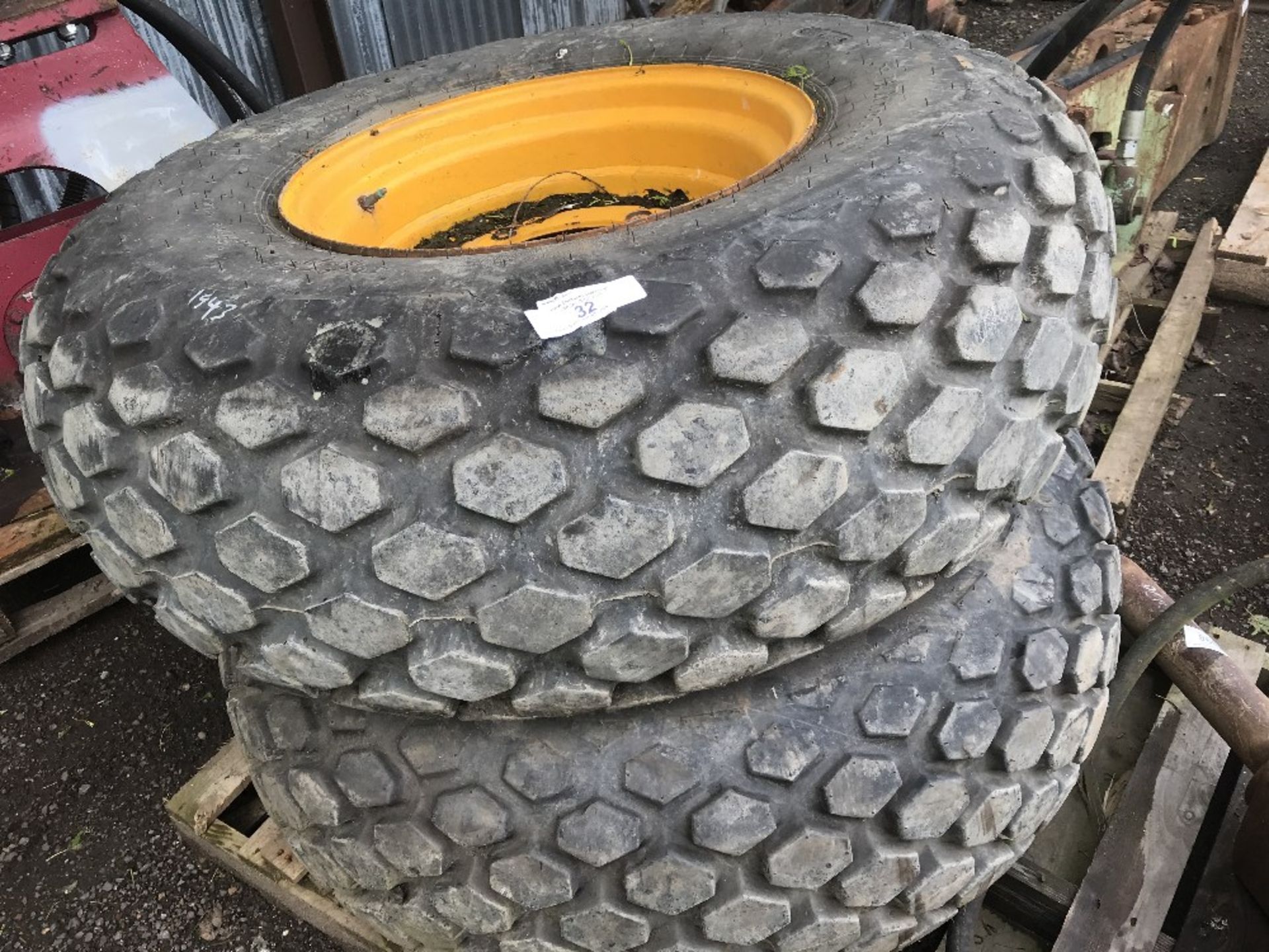 Pair of grass tyres for JCB 926 forklift