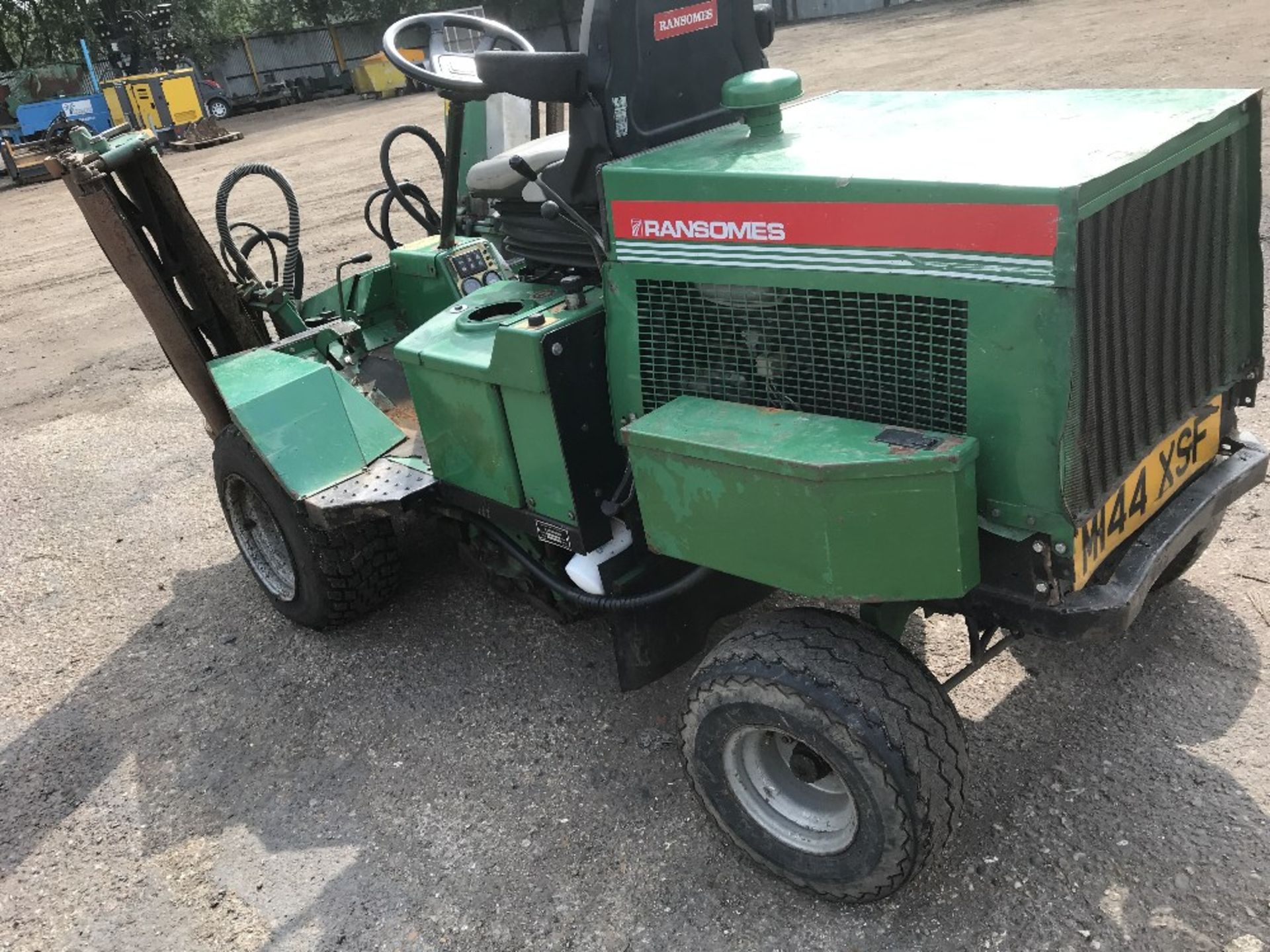 RANSOMES 213 TRIPLE MOWER.….sold under the Auctioneer's Margin Scheme, therefore NO VAT chargeable - Image 4 of 7