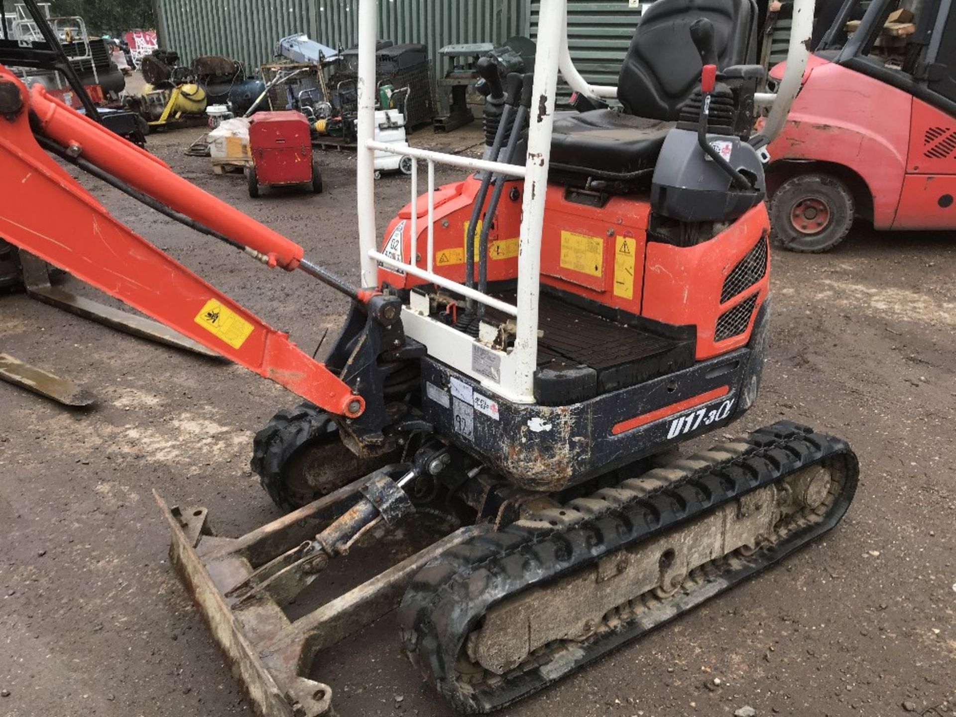 KUBOTA U17-3 EXPANDING TRACKED EXCAVATOR, YR2011, 1NO. BUCKET, 3078REC.HRS, SN: 14805 When tested - Image 4 of 8