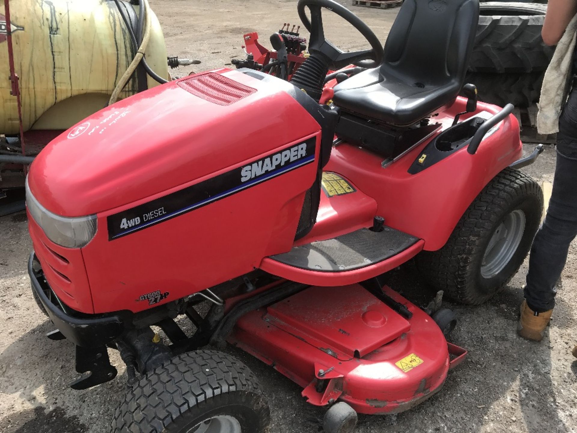 SNAPPER 4WD TRACTOR C/W REAR LINKAGE 54" DECK When tested was seen to run and drive - Image 2 of 5