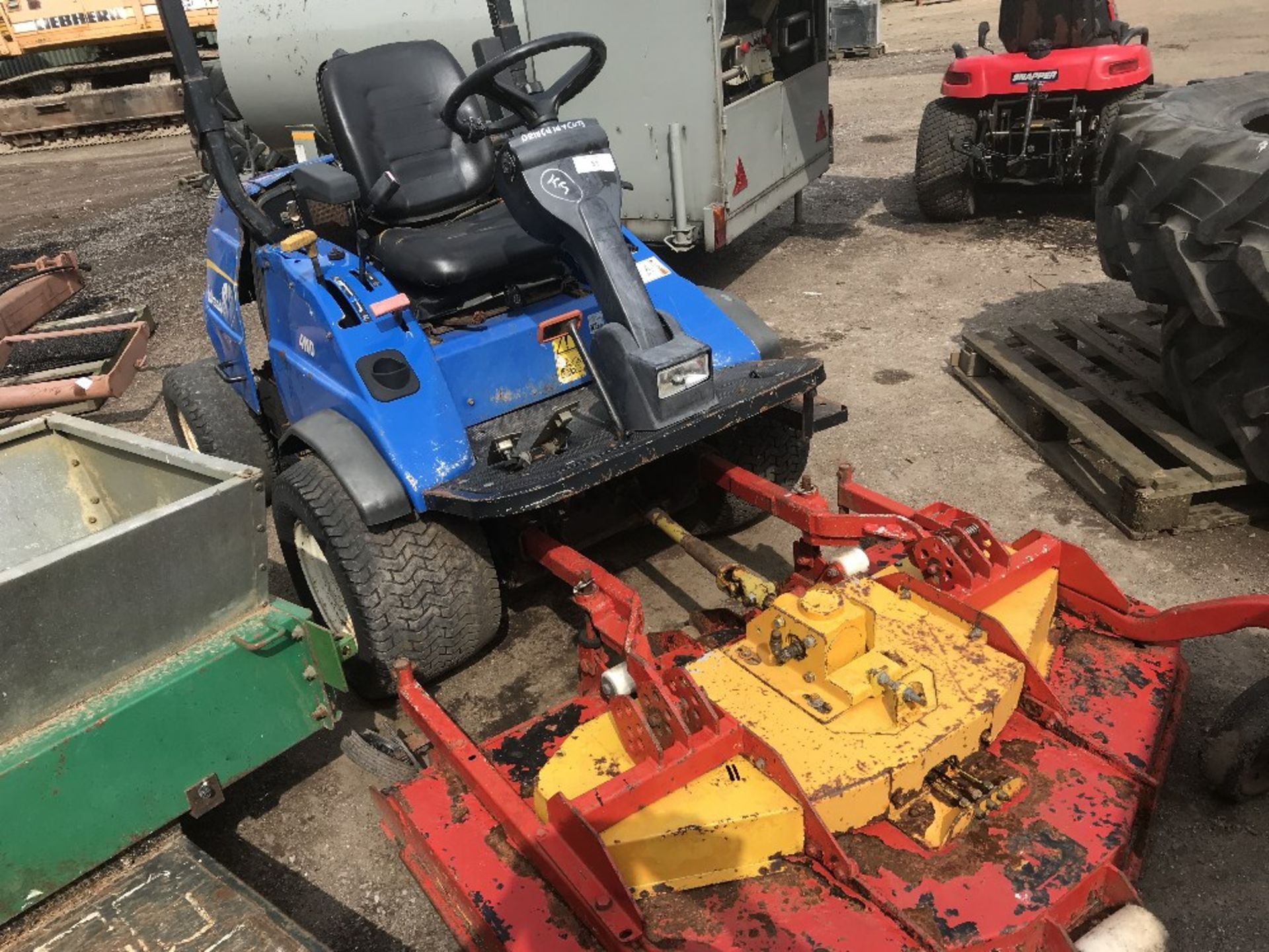 New Holland MC35 out-front rotary mower SN: 20277 When tested was seen to run and drive - Image 2 of 3