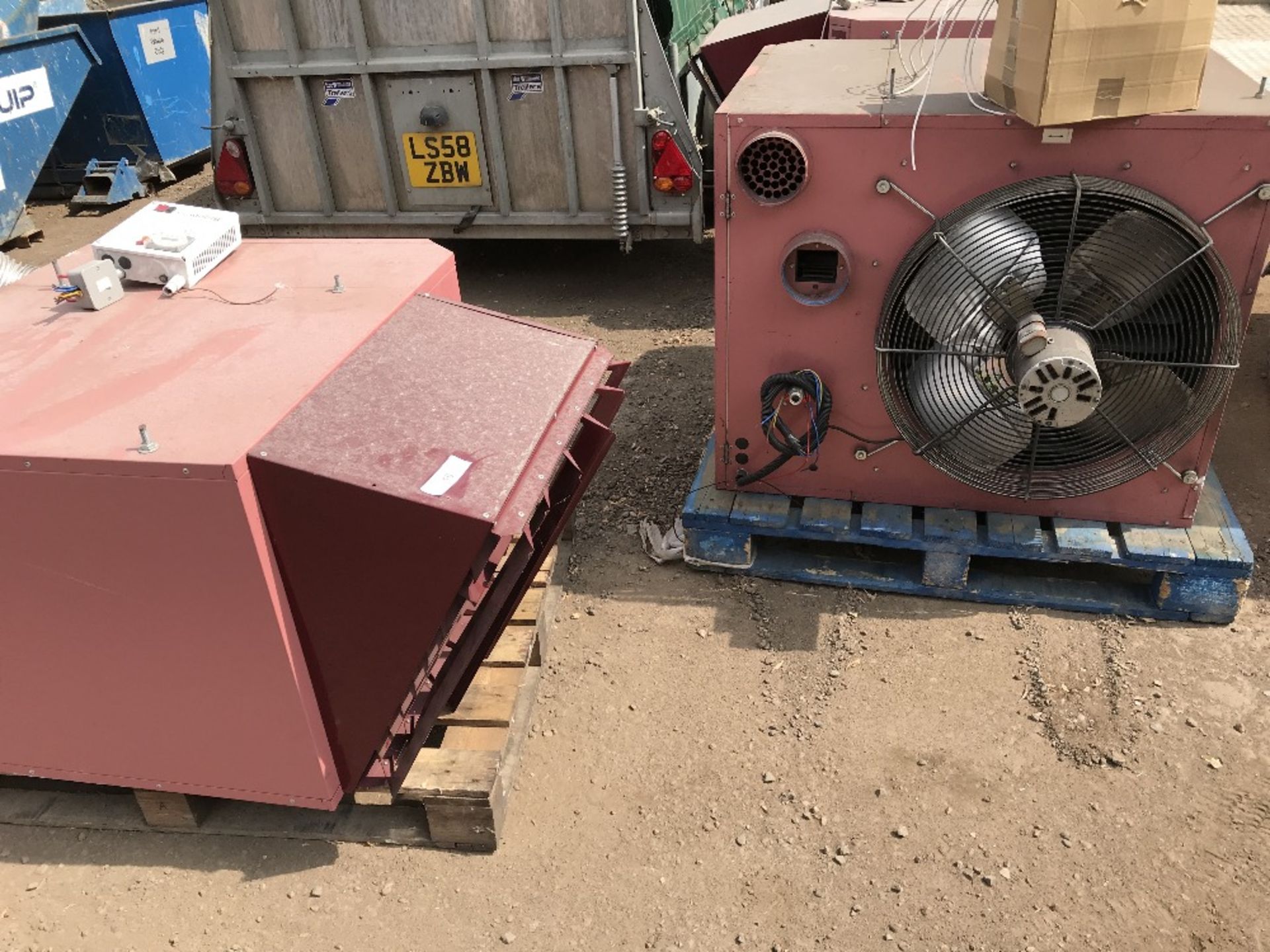 3NO REZNOR GAS POWERED HEATERS SOURCED FROM FACTORY DEMOLITION, NO VAT ON HAMMER PRICE