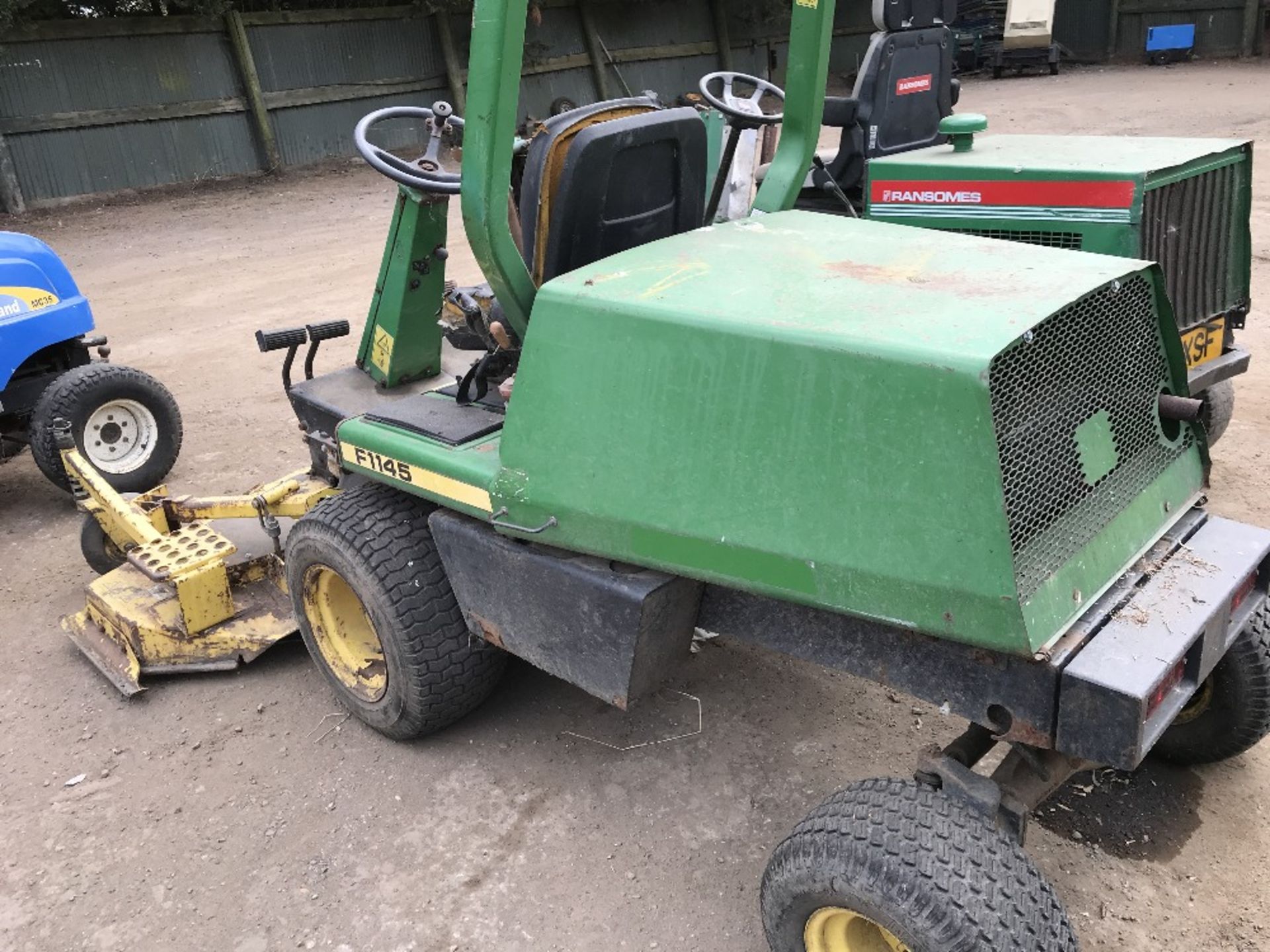 JOHN DEERE F1145 OUTFRONT ROTARY MOWER SN:M01145A185627 WHEN TESTED WAS SEEN TO RUN AND DRIVE AND - Image 2 of 4