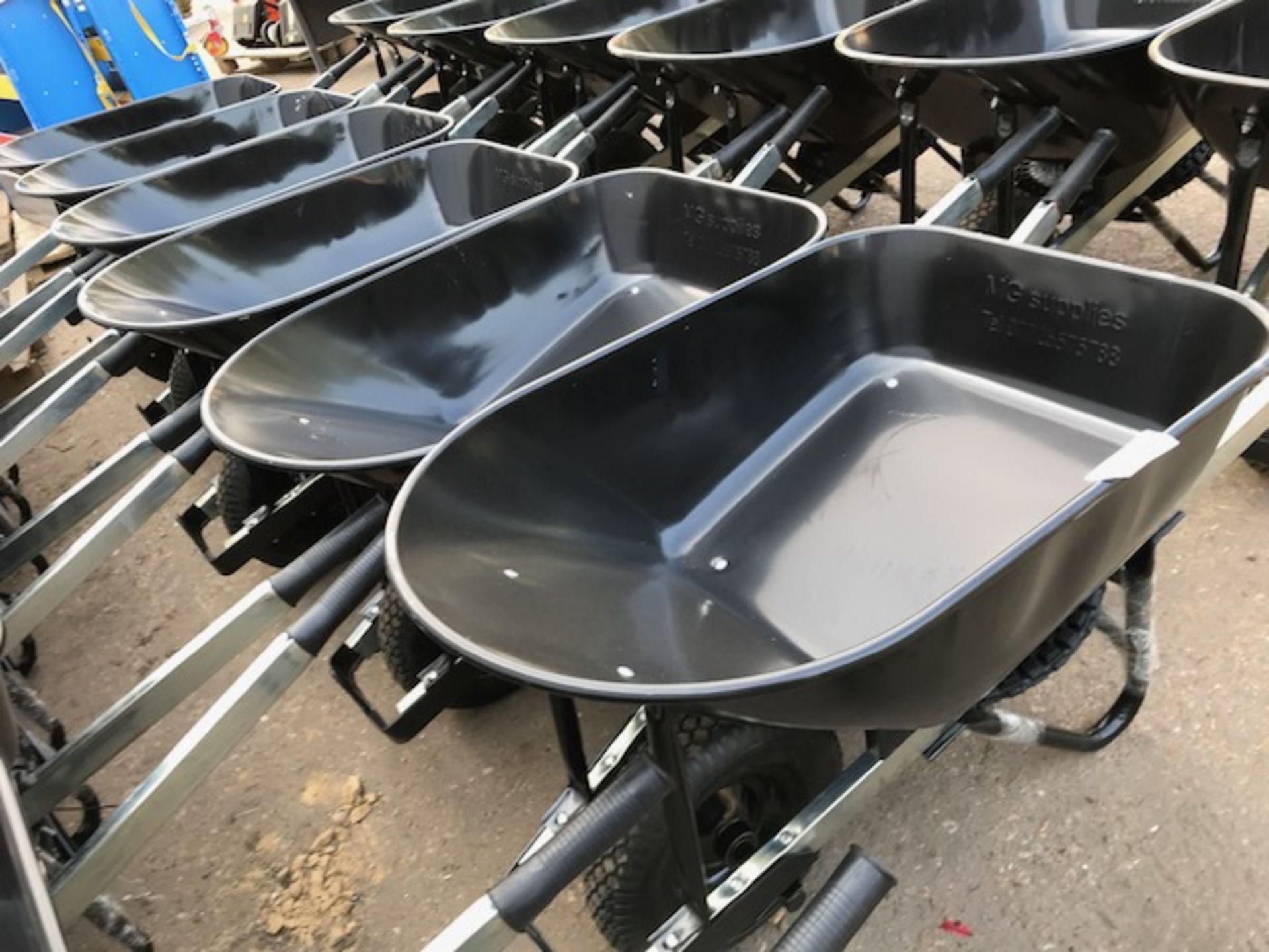 6NO HEAVY DUTY BUILDERS WHEEL BARROWS, COMES WITH SPARE TYRE - Image 2 of 2