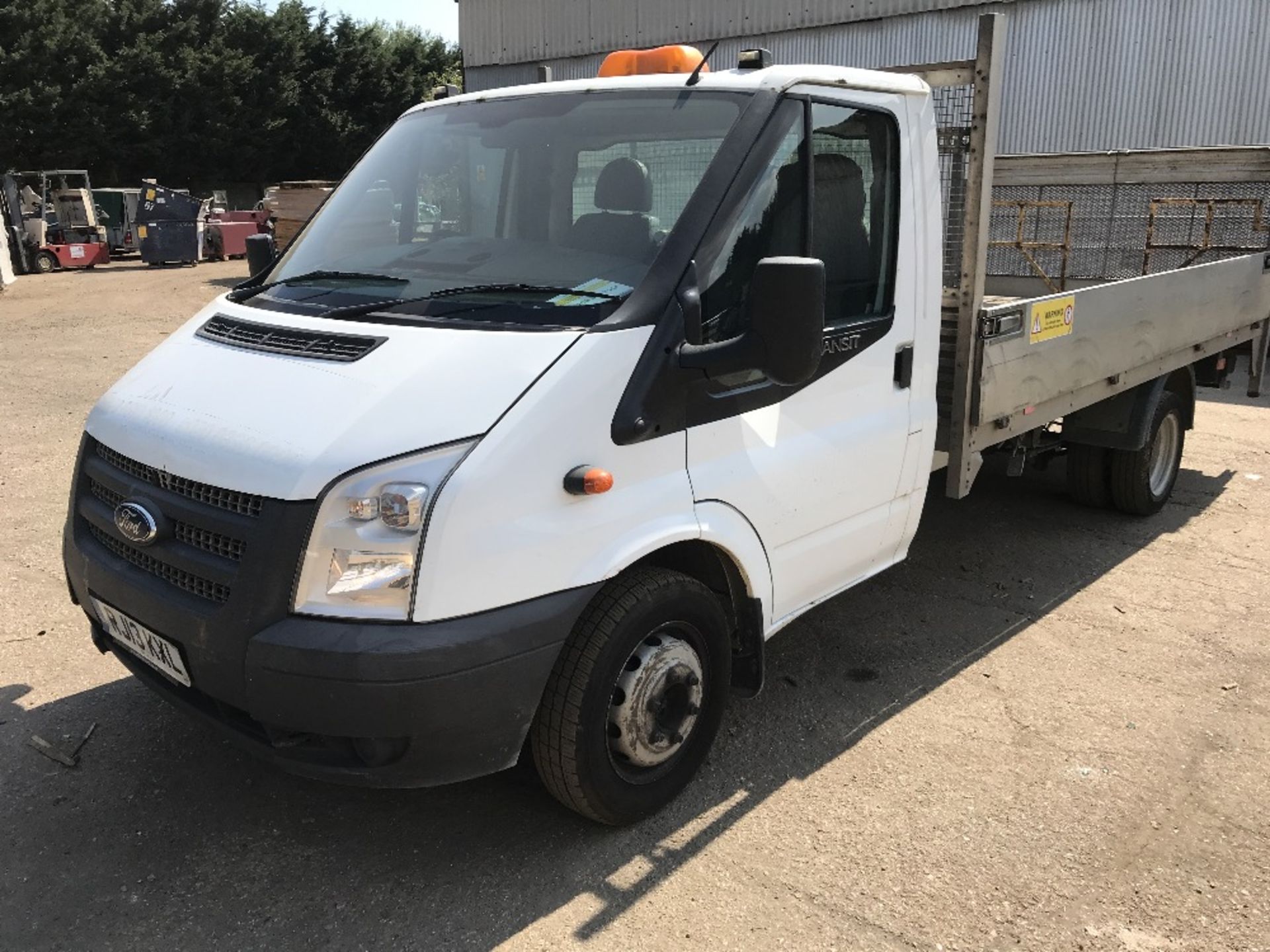 FORD TRANSIT TWIN WHEELED DROPSIDE TRUCK, COMES WITH TAIL LIFT. REGISTRATION: RJ13KXL, 144277 - Image 2 of 12