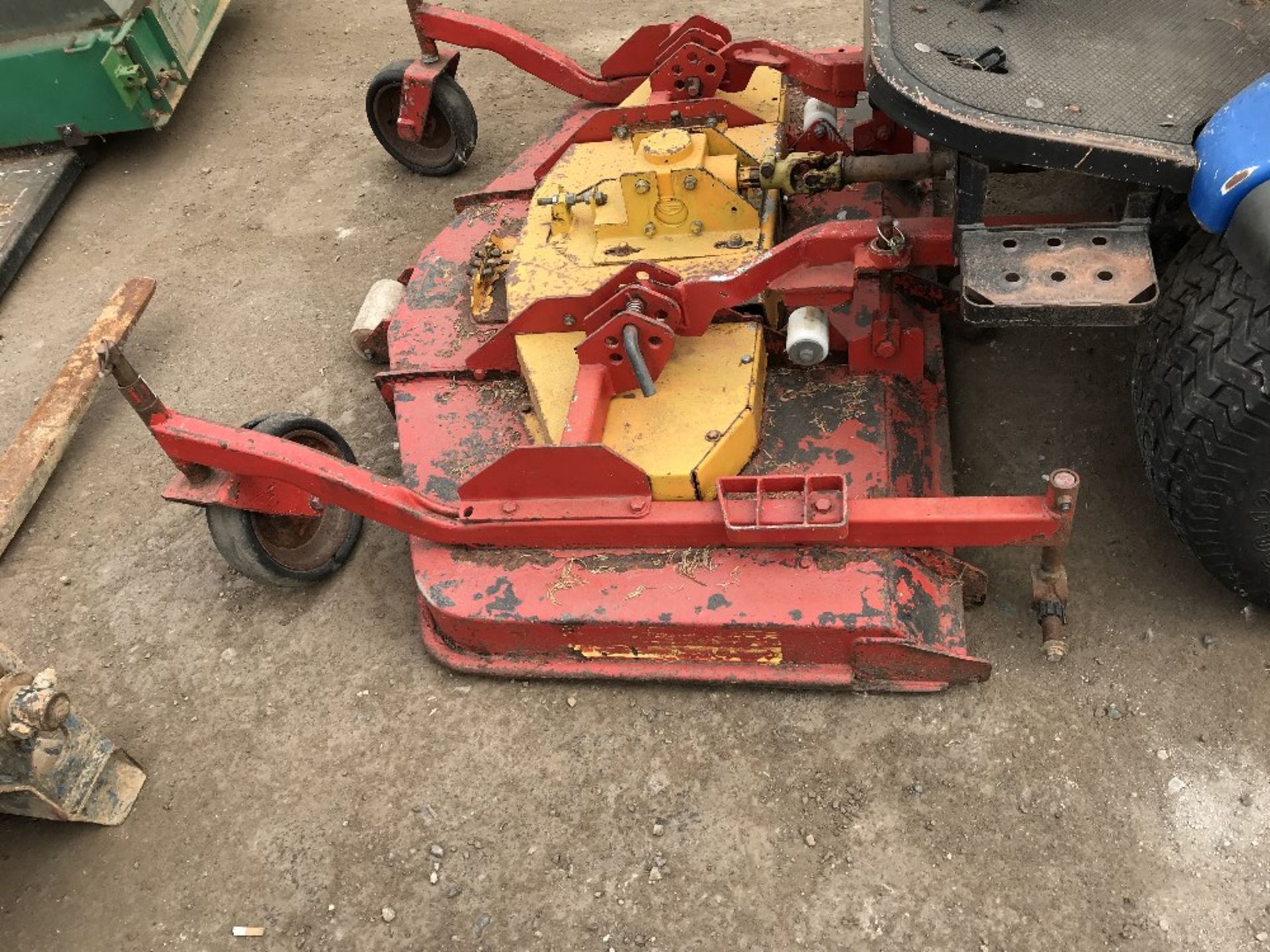 New Holland 4wd out-front mower WHEN TESTED WAS SEEN TO DRIVE AND MOWERS TURNED - Image 2 of 4