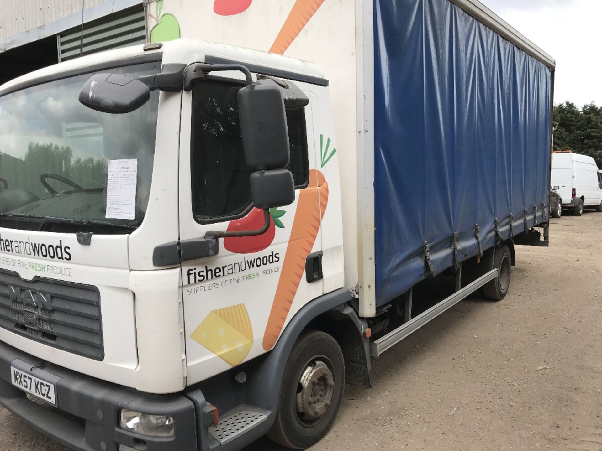 MAN 7.5tonne curtainside lorry c/w manual gearbox, reg. MX57 KCZ. WHEN TESTED WAS SEEN TO DRIVE,
