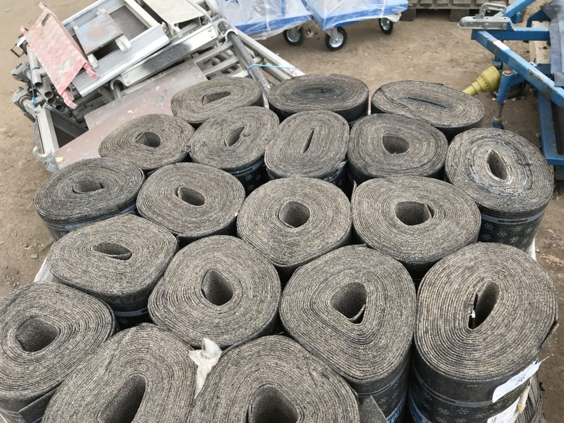 Pallet of roofing felt NO VAT ON HAMMER PRICE - Image 2 of 3