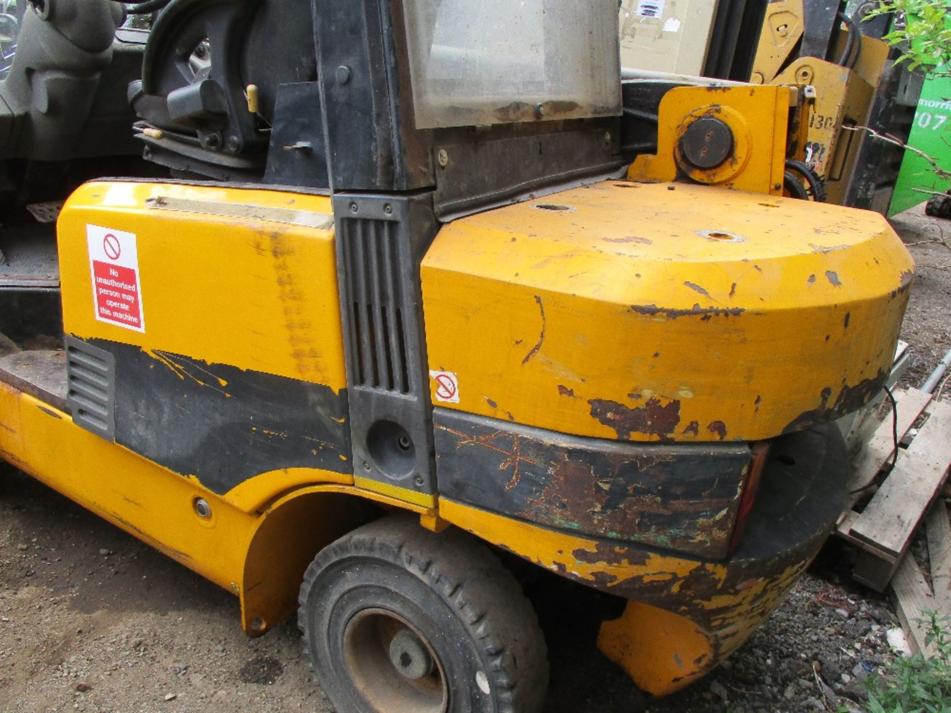 JCB 30D 2wd teletruck, yr2004 SN:SLPTLT3D4E0893227 WHEN TESTED WAS SEEN TO DRIVE, STEER, LIFT AND - Image 5 of 8