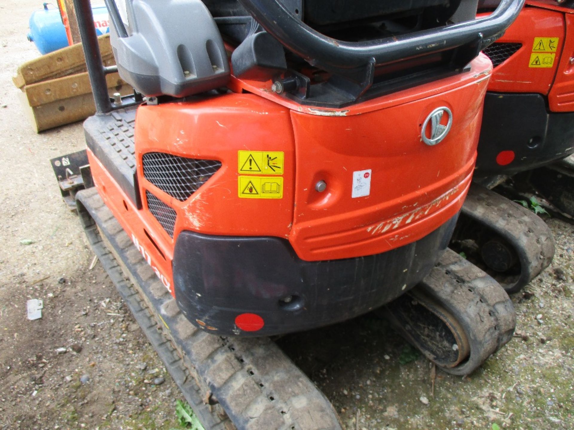 KUBOTA U17 TRACKED MINI DIGGER WITH EXPANDING TRACKS, QUICK HITCH AND SET OF BUCKETS, YEAR 2015 - Image 4 of 5