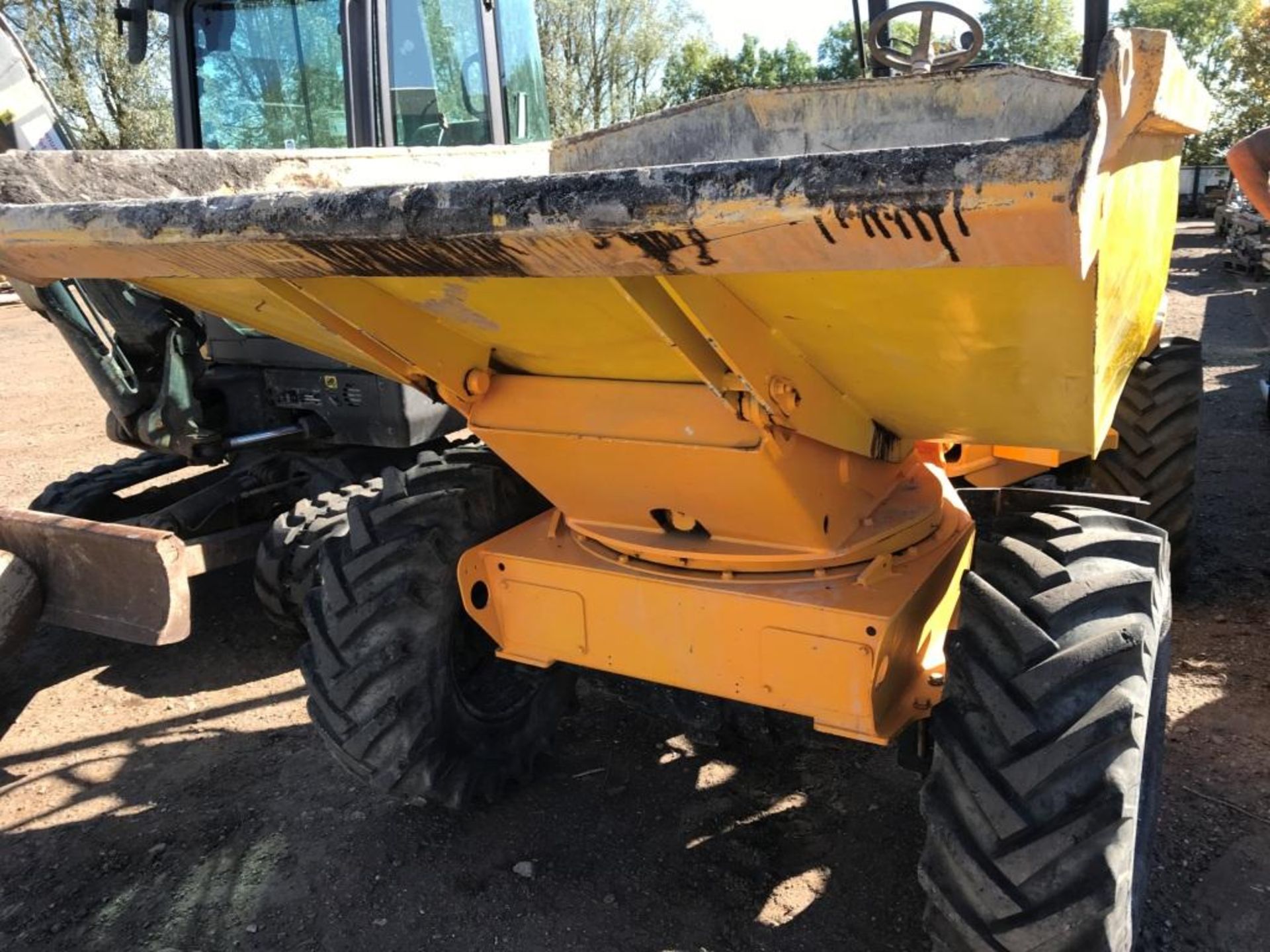 THWATES 3 TONNE SWIVEL SKIP DUMPER, YEAR 2007 BUILD - Image 6 of 10