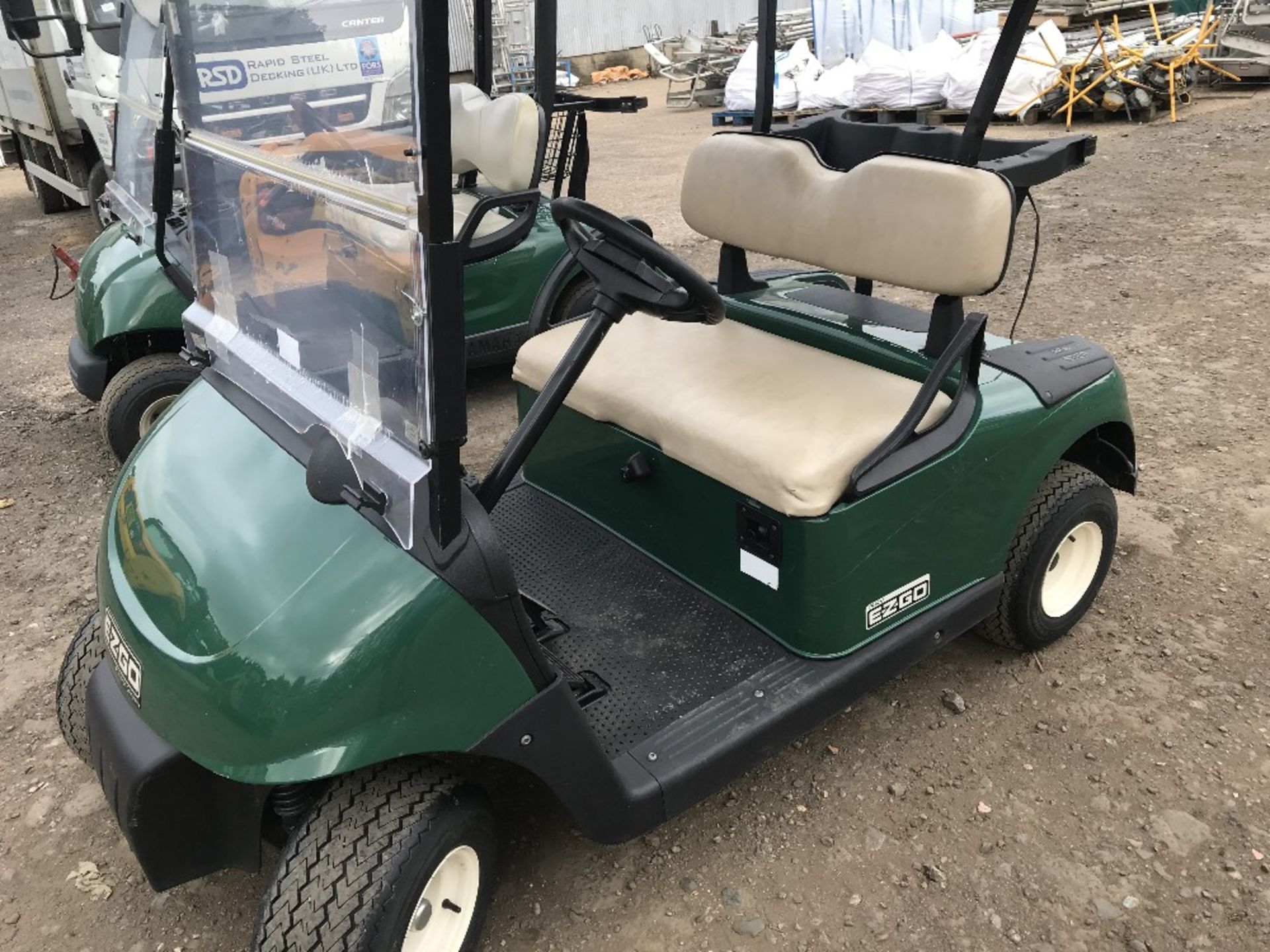 YAMAHA PETROL ENGINED GOLF BUGGY, WHEN TESTED WAS SEEN TO DRIVE, STEER AND BRAKE..SEE VIDEO - Image 4 of 4