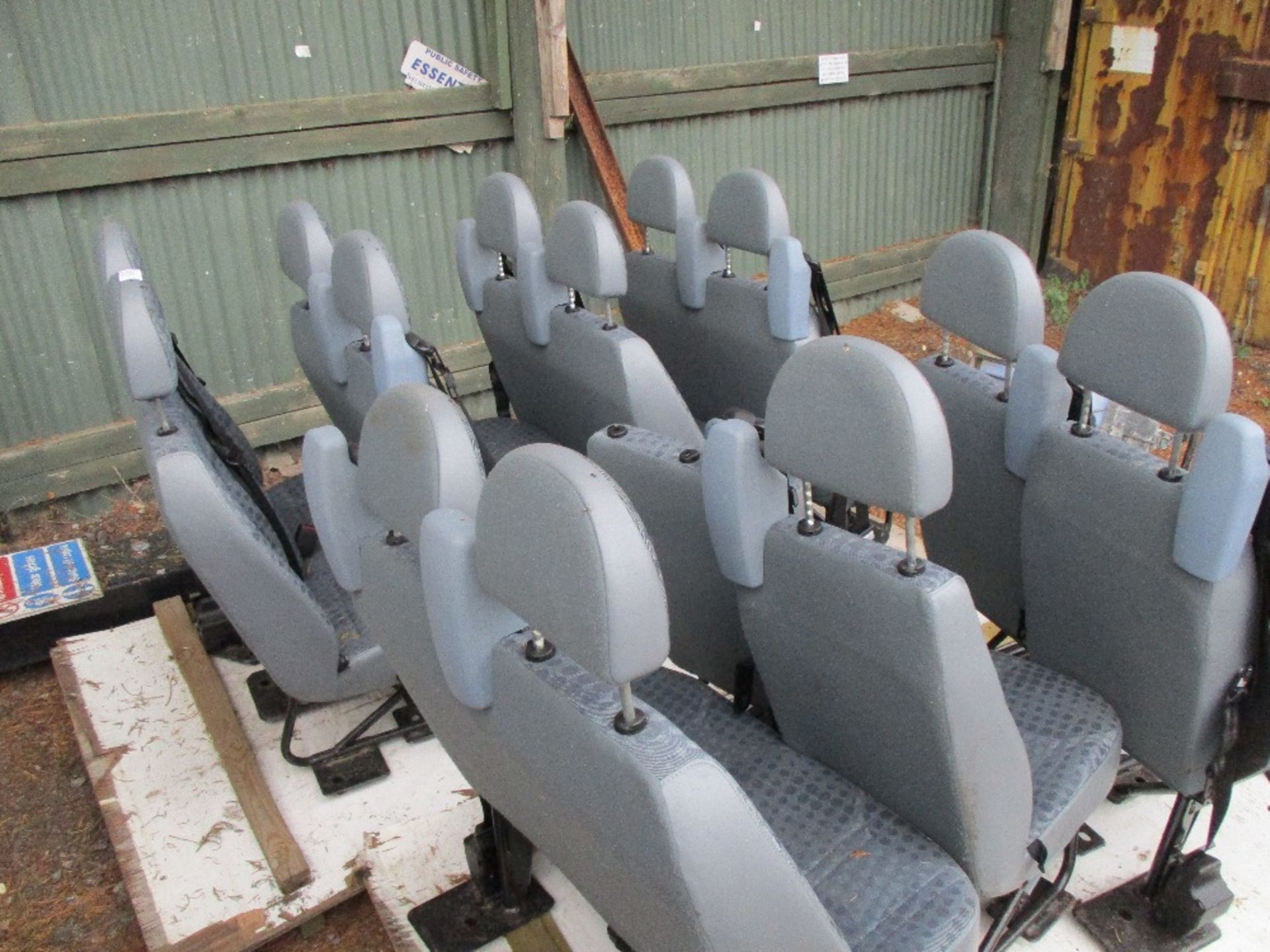 QTY OF FORD TRANSIT MINIBUS VEHICLE SEATS SOLD UNDER THE AUCTIONEERS MARGIN SCHEME: NO VAT CHARGED